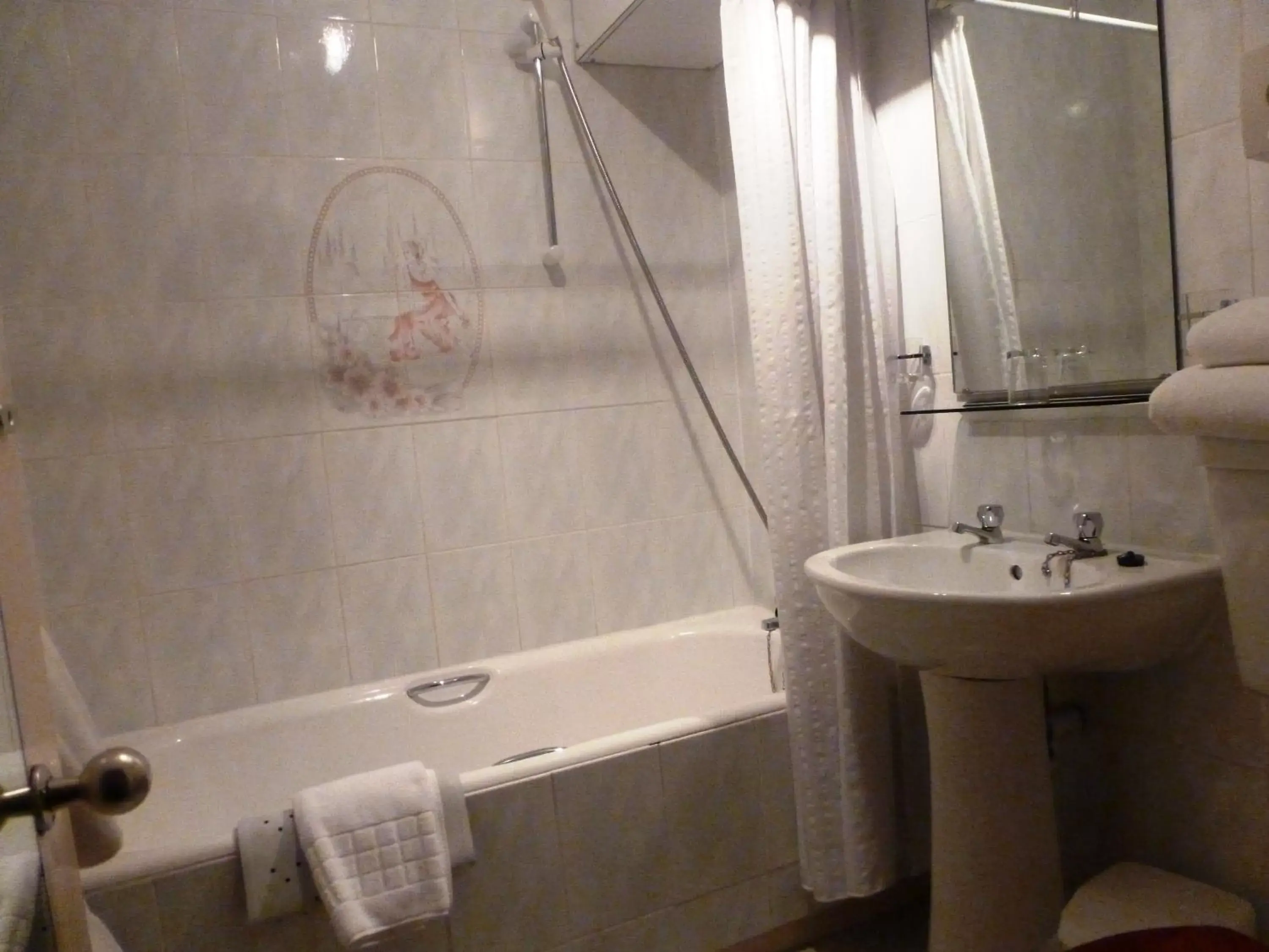 Bathroom in Moulin Hotel