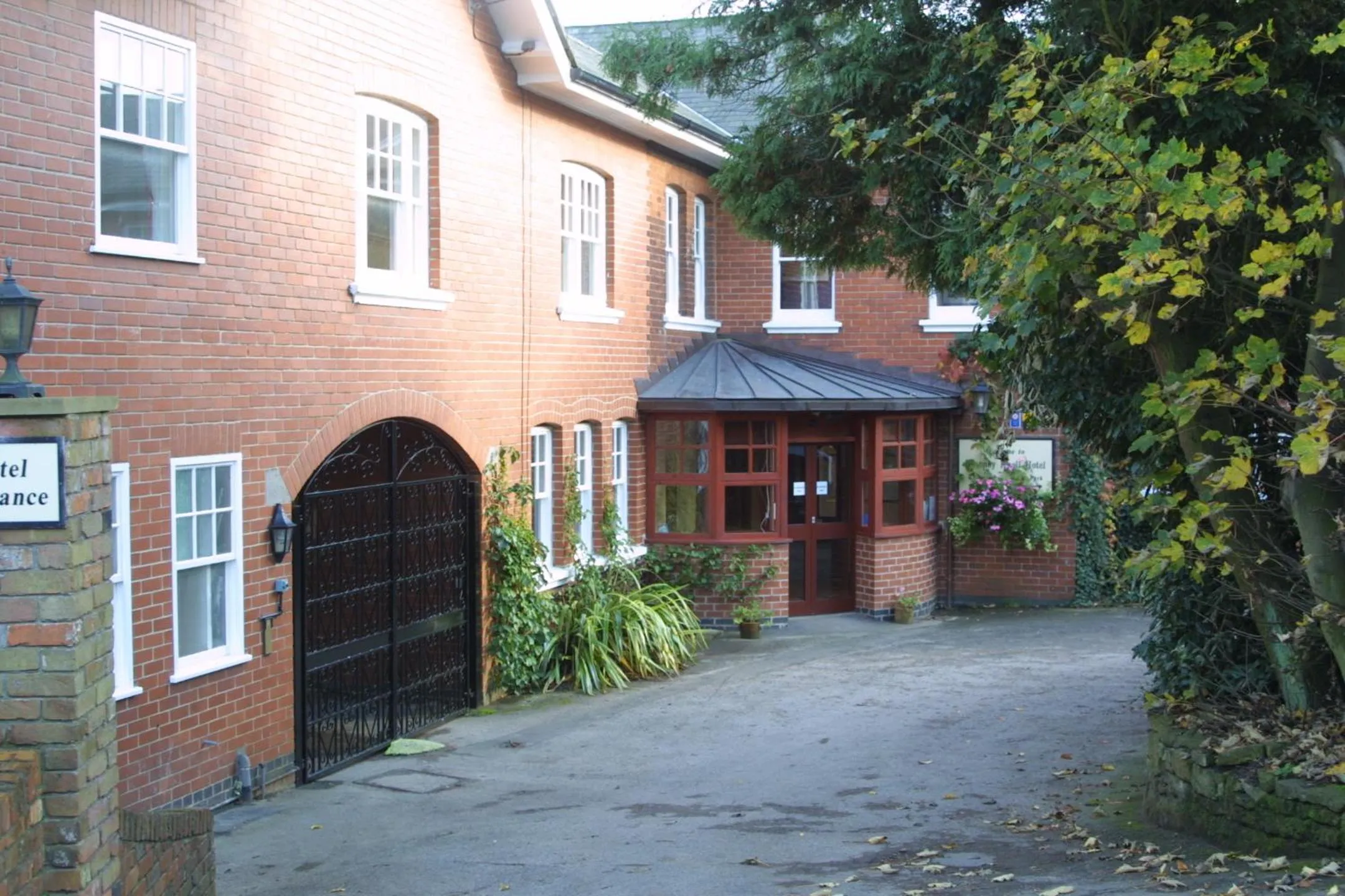 Property building in Best Western Sysonby Knoll Hotel