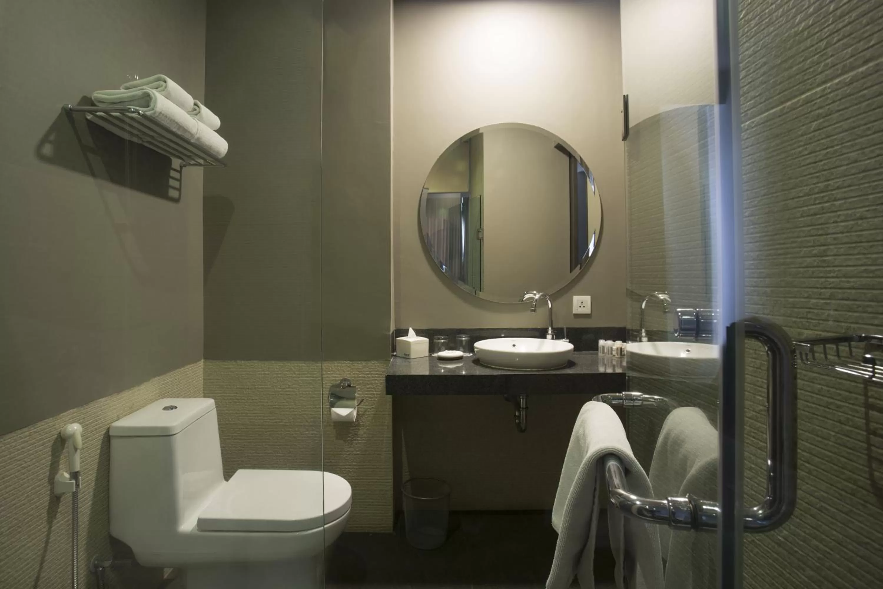 Shower in Liberty Hotel Thamrin Jakarta