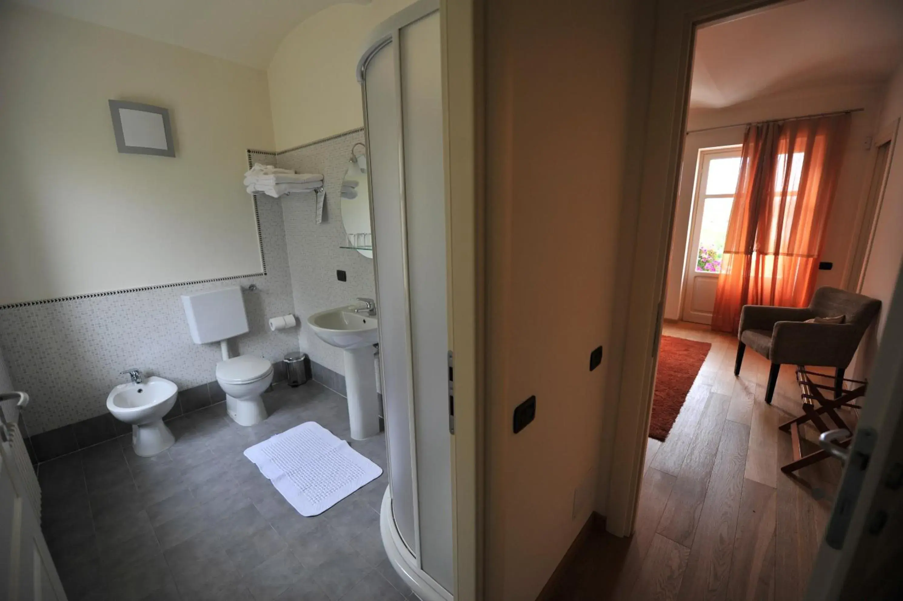 Toilet, Bathroom in Casa Americani