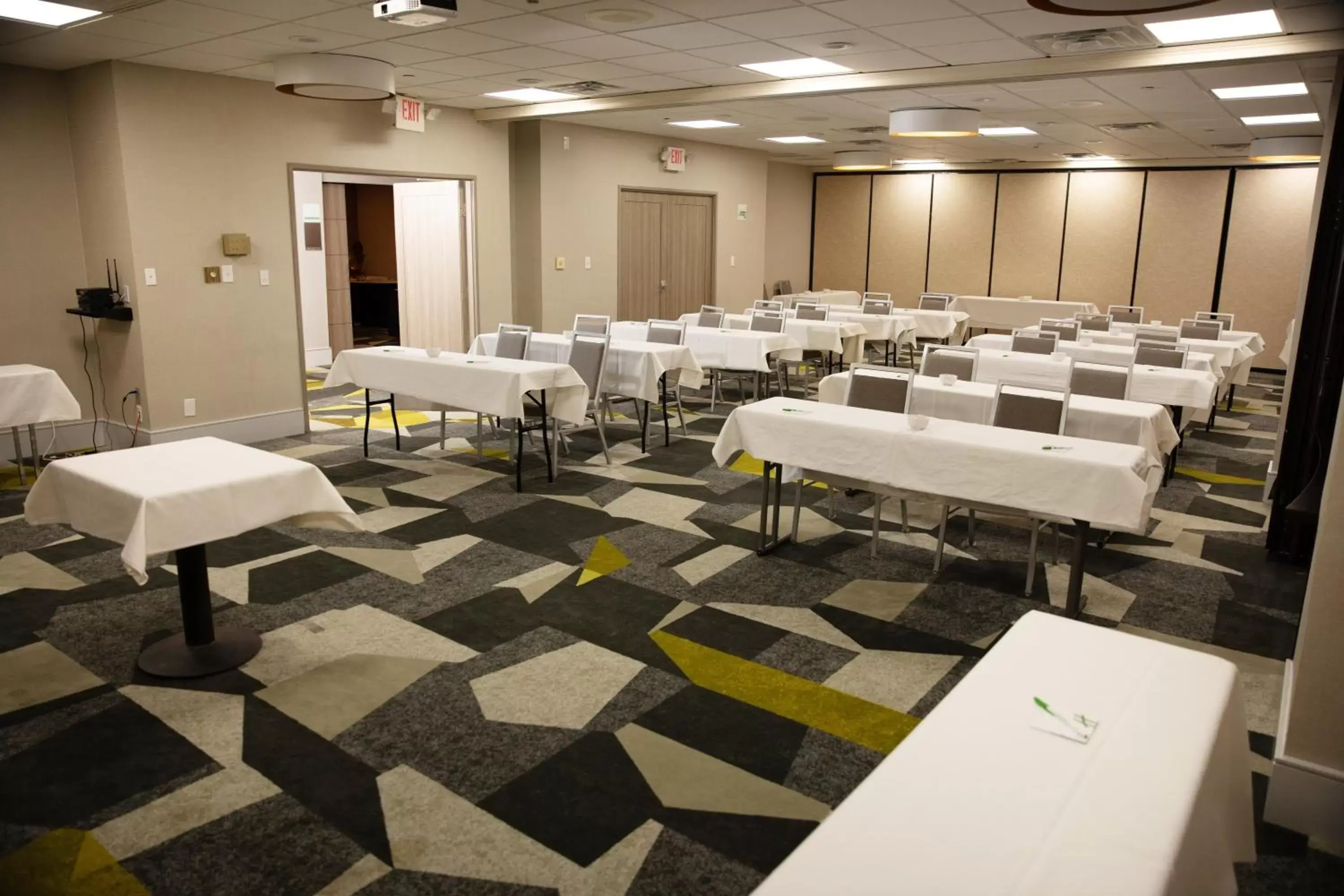 Meeting/conference room in Holiday Inn Houston Hobby Airport, an IHG Hotel