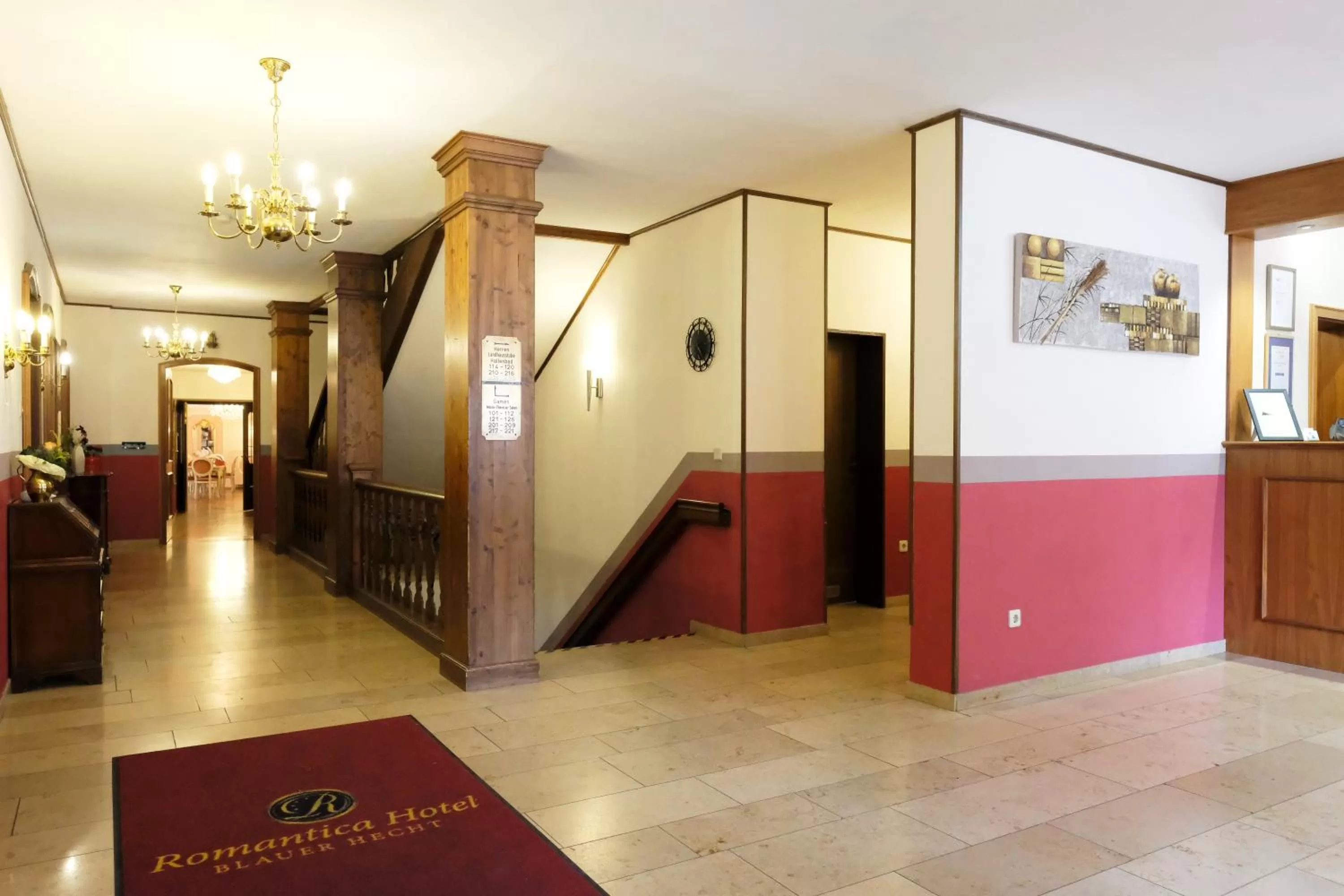 Lobby or reception in Romantica Hotel Blauer Hecht