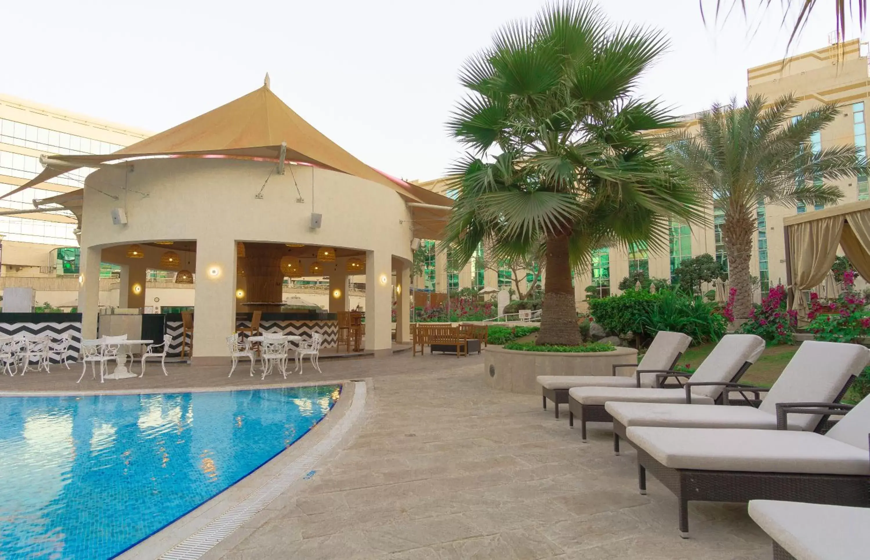 Swimming Pool in Millennium Airport Hotel Dubai