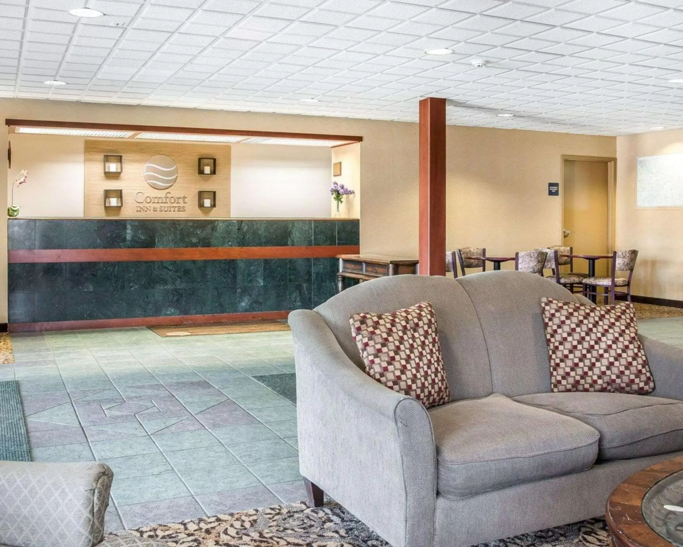 Lobby or reception, Lobby/Reception in Comfort Inn & Suites Maumee - Toledo - I80-90