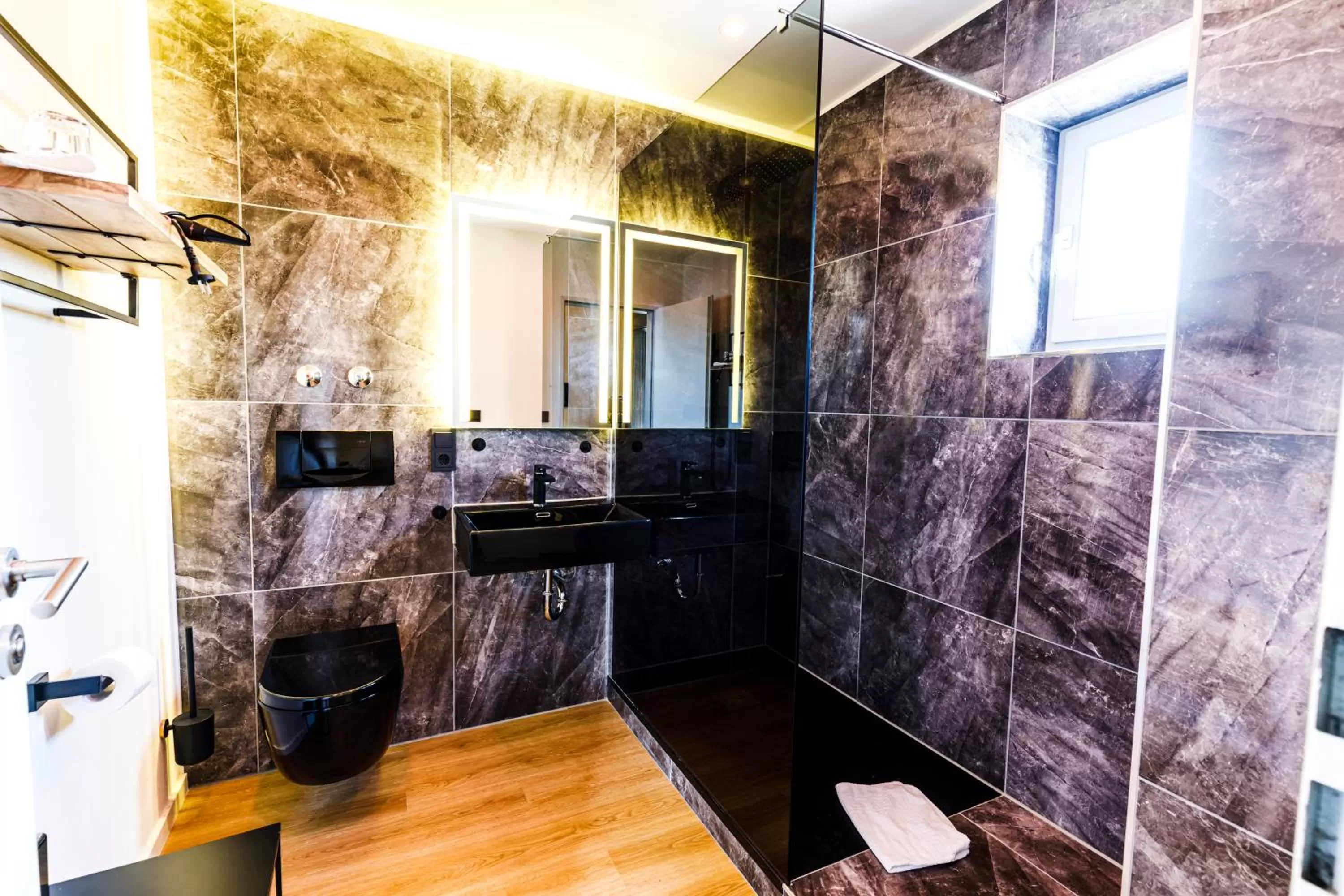 Bathroom in Arthotel Restaurant Pfeffermühle