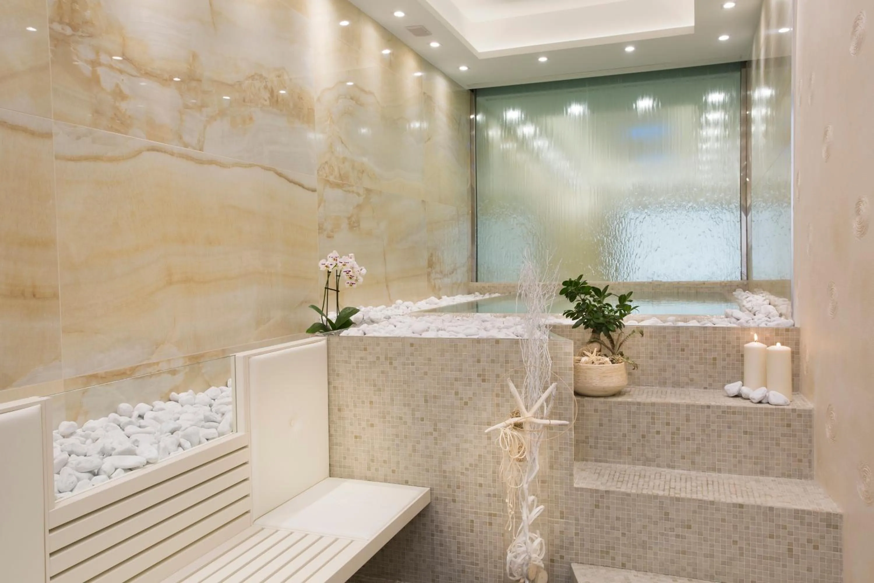 Hot Spring Bath in Hotel Feldberg