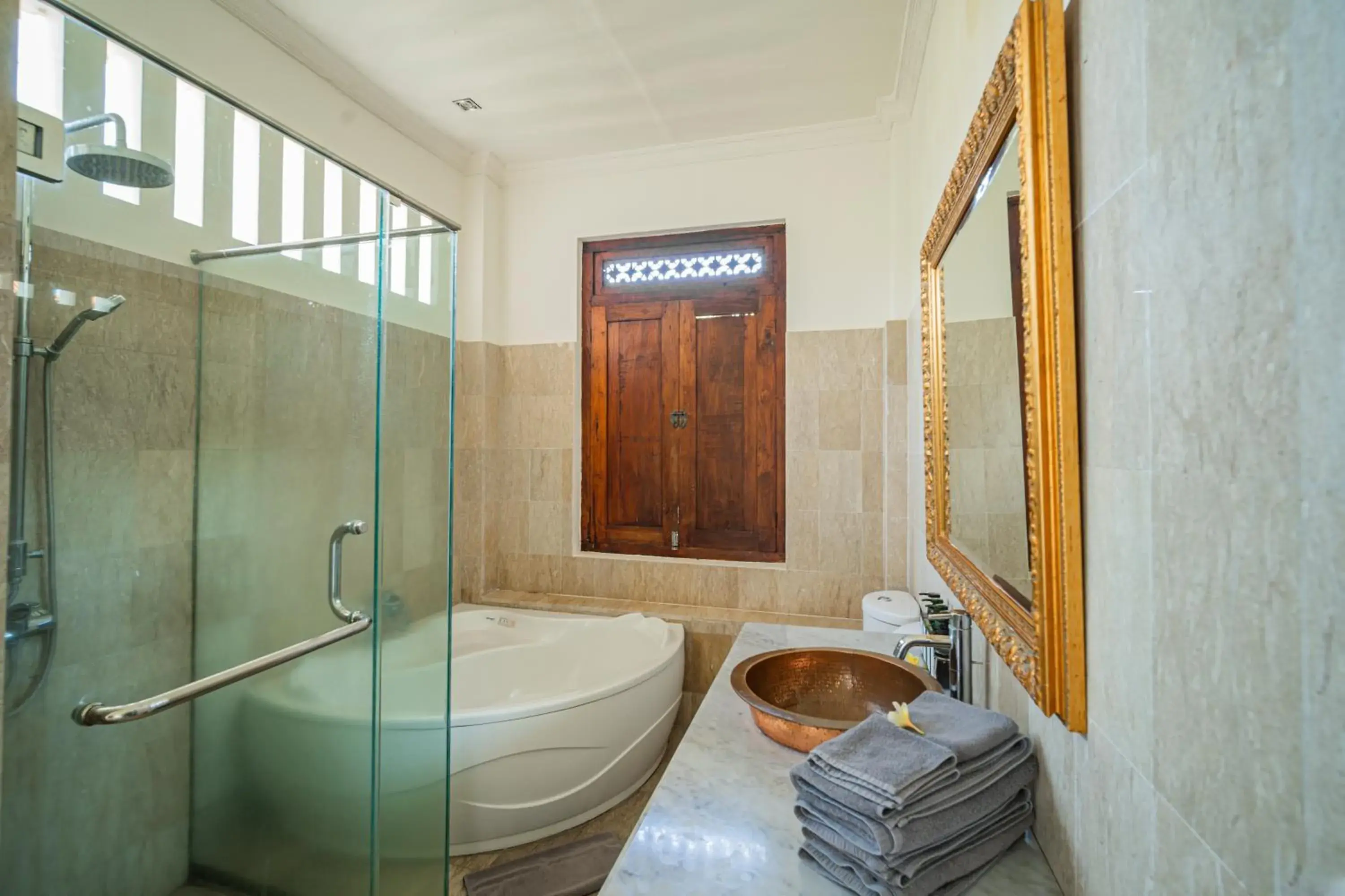 Bathroom in Honeymoon Guesthouse