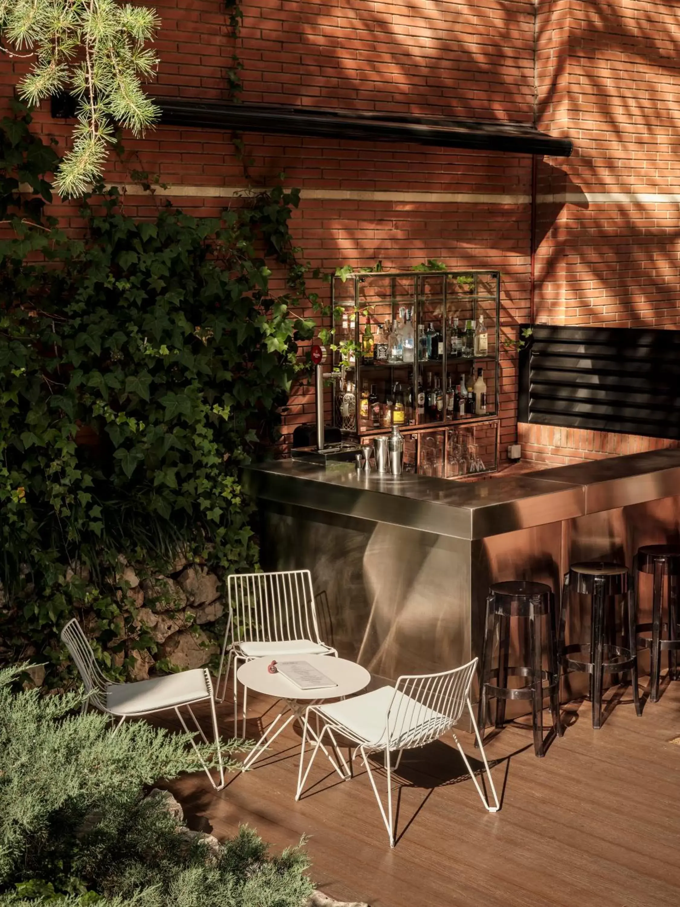Garden, Restaurant/Places to Eat in Hotel Balmes, a member of Preferred Hotels & Resorts