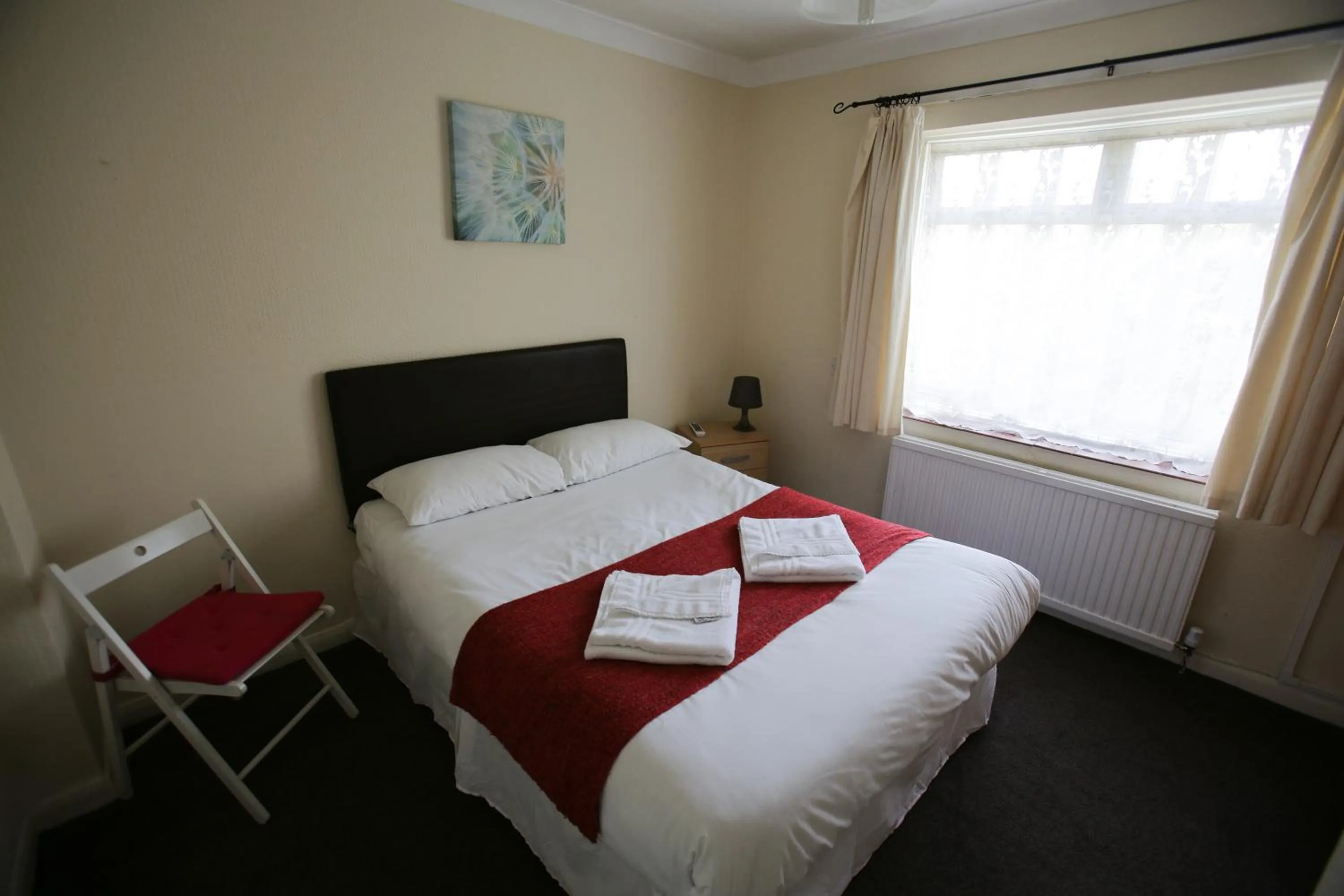 Photo of the whole room, Bed in Manor House London