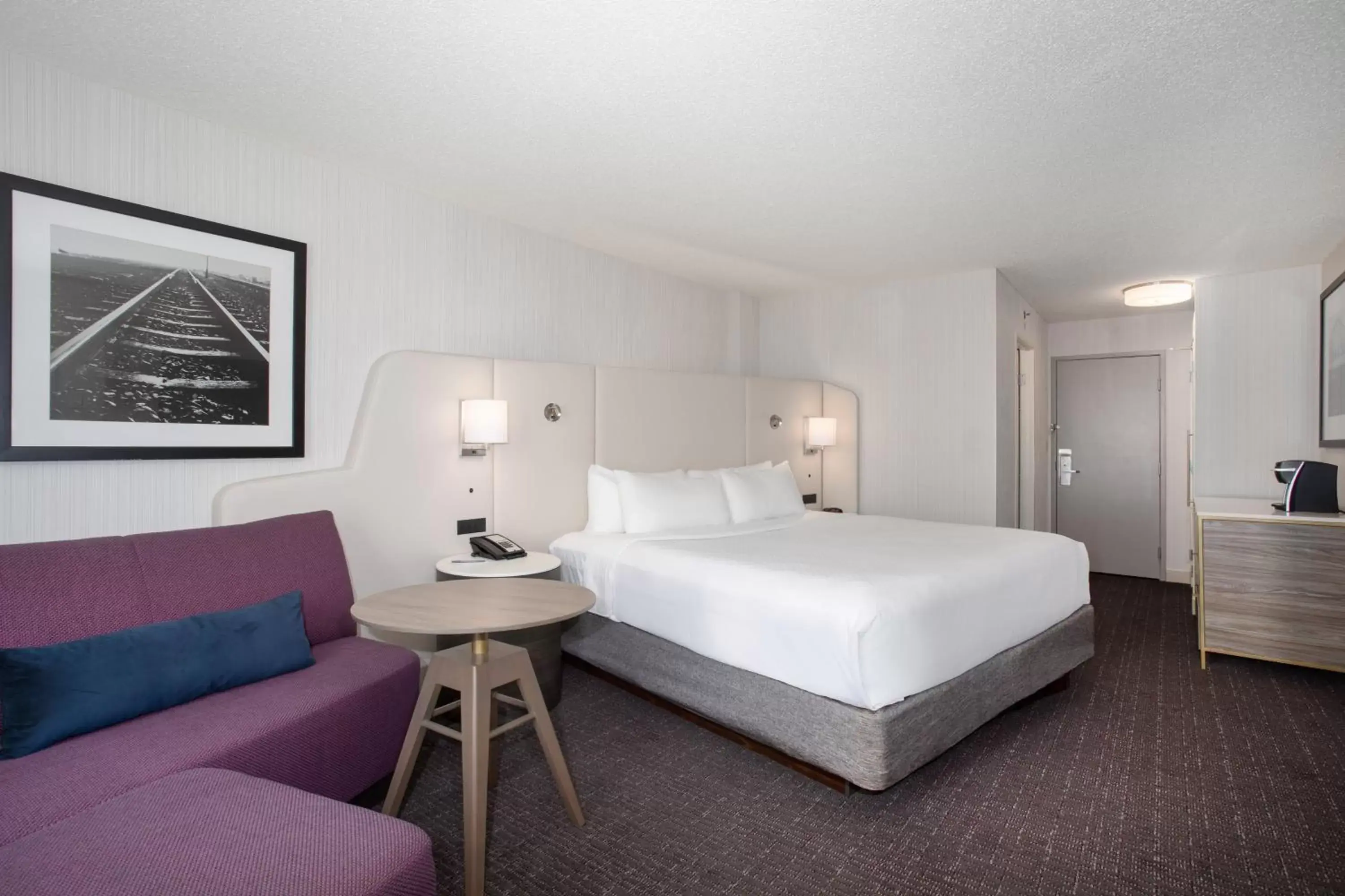 Photo of the whole room, Bed in Crowne Plaza Kansas City Downtown, an IHG Hotel