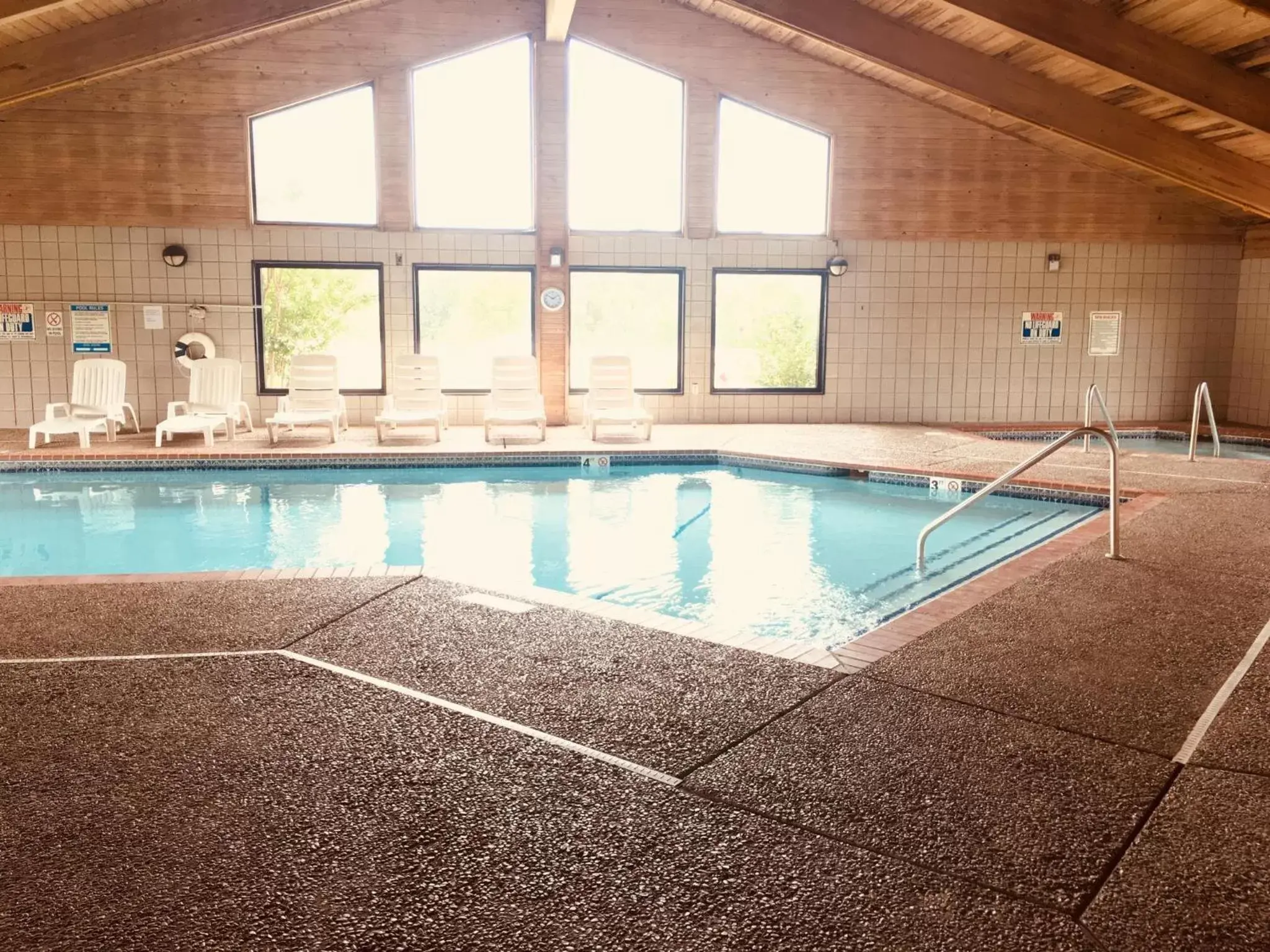 Swimming Pool in Regency Inn and Suites