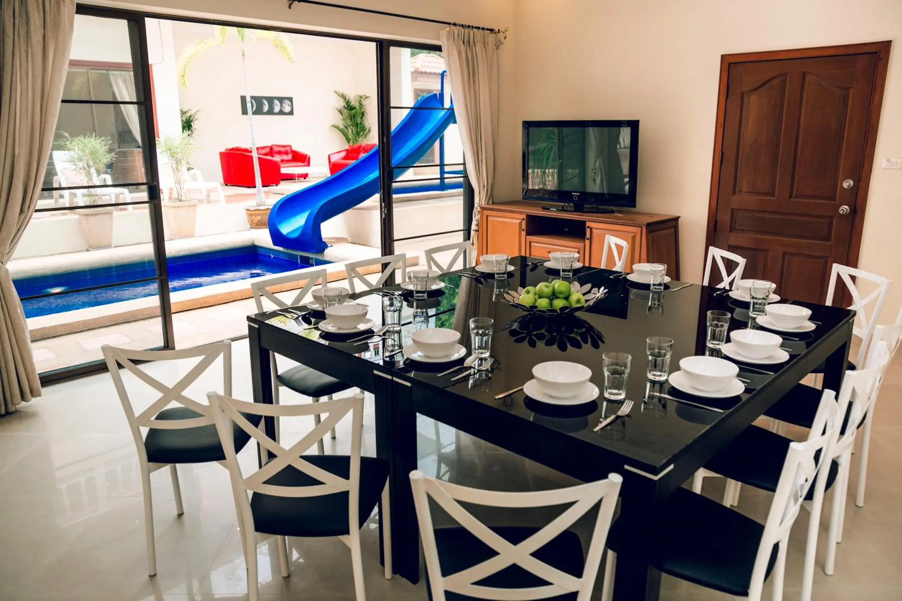 Dining Area in Avoca Pool Villas