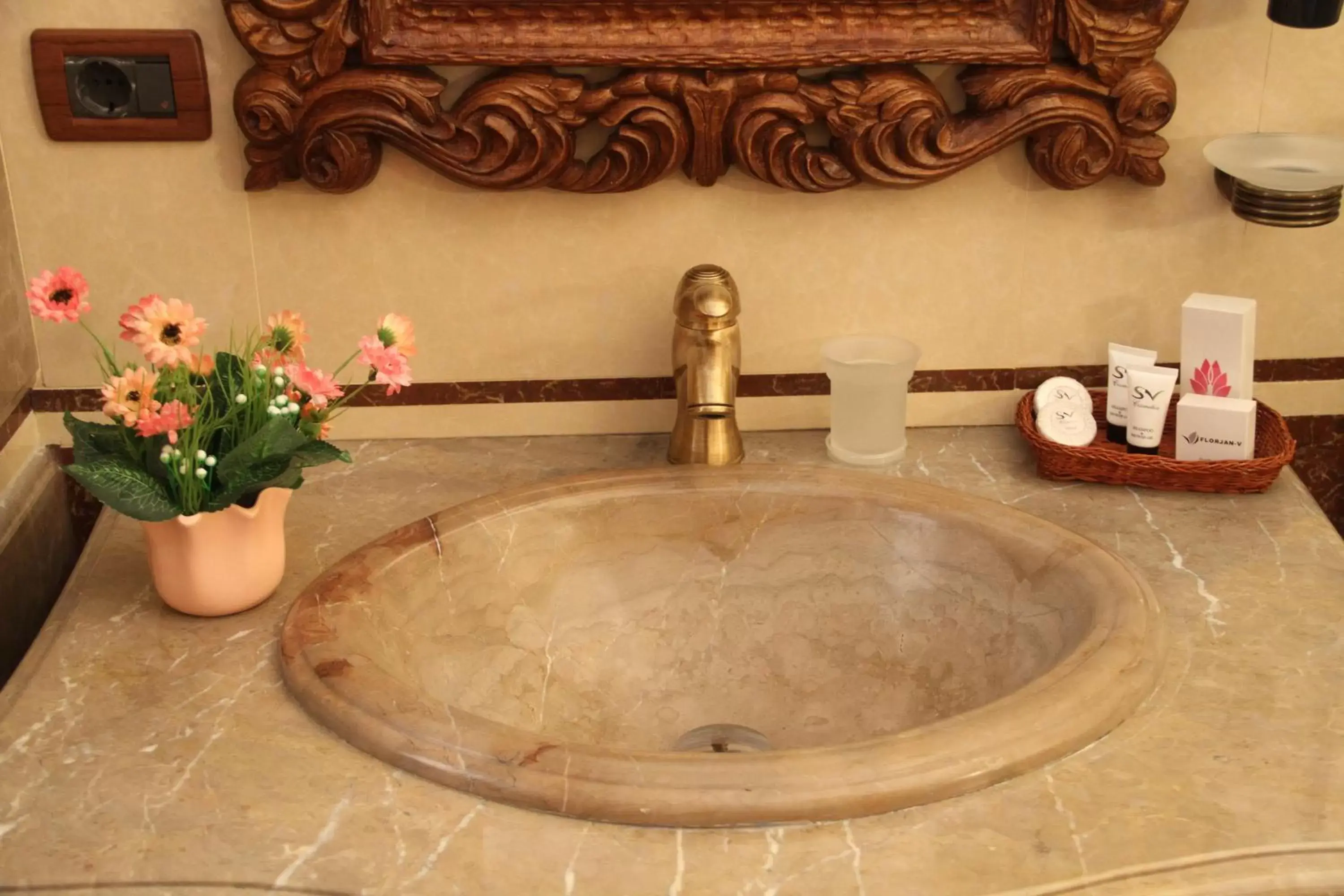 Bathroom in Brilant Antik Hotel