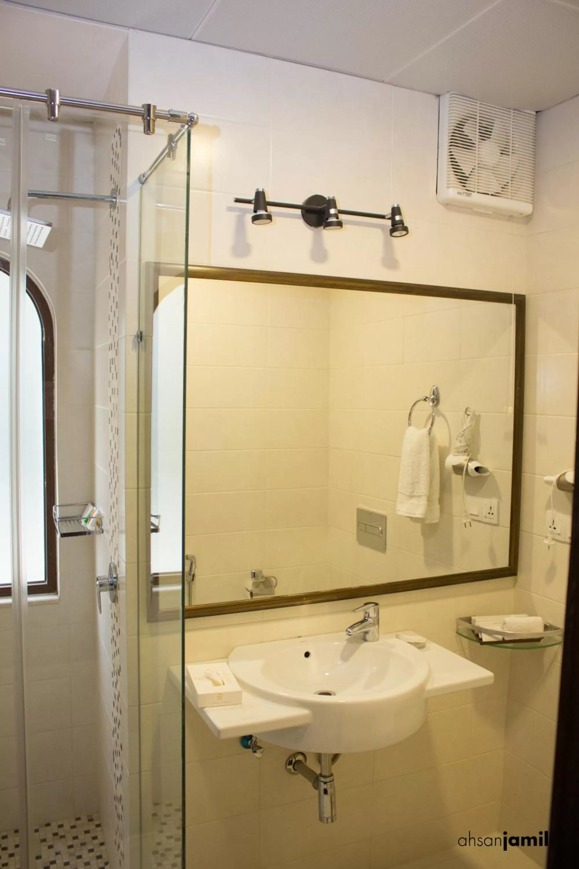 Toilet in S Chalet Islamabad