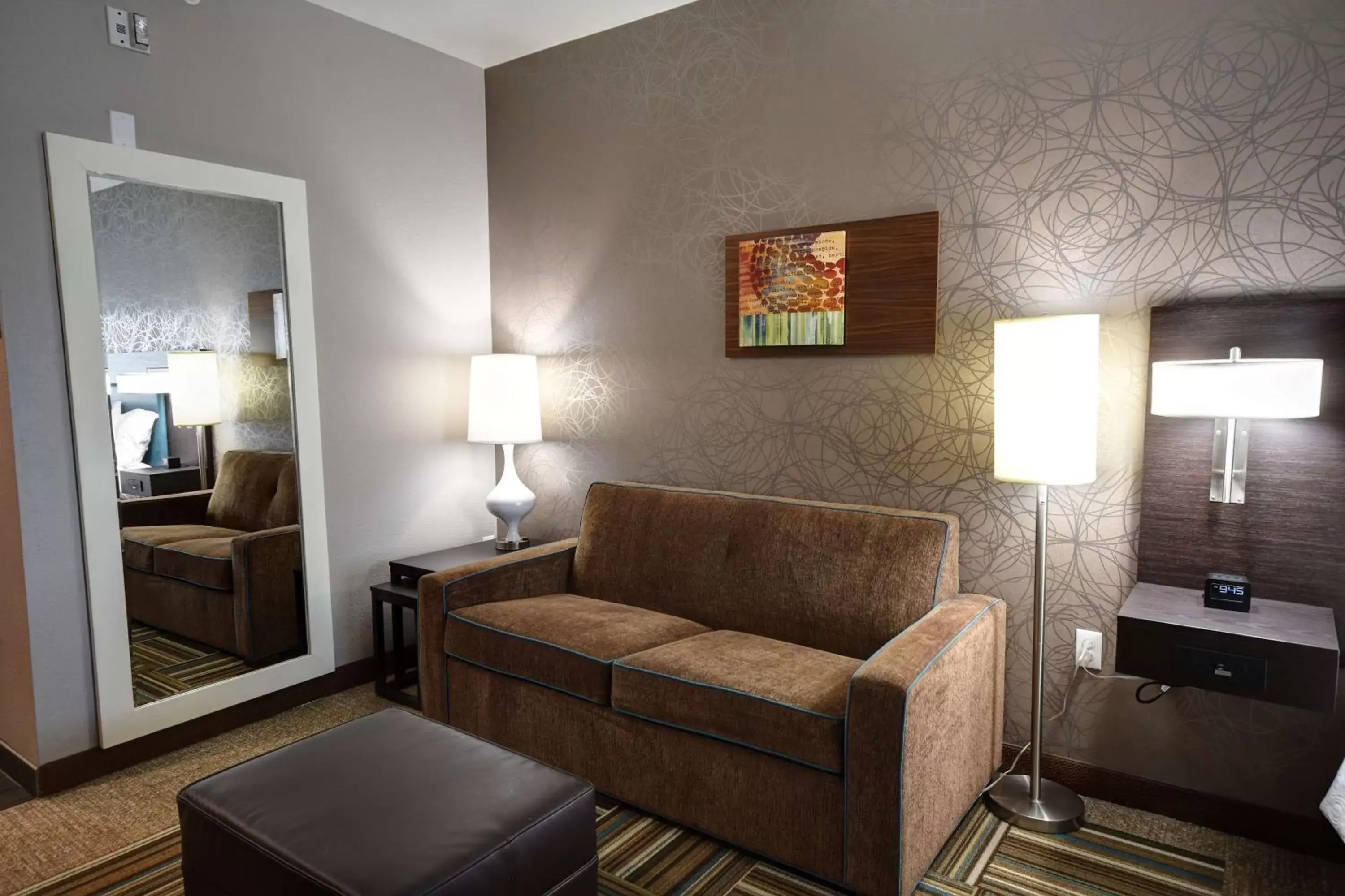 Living room, Seating Area in Home2 Suites By Hilton El Reno