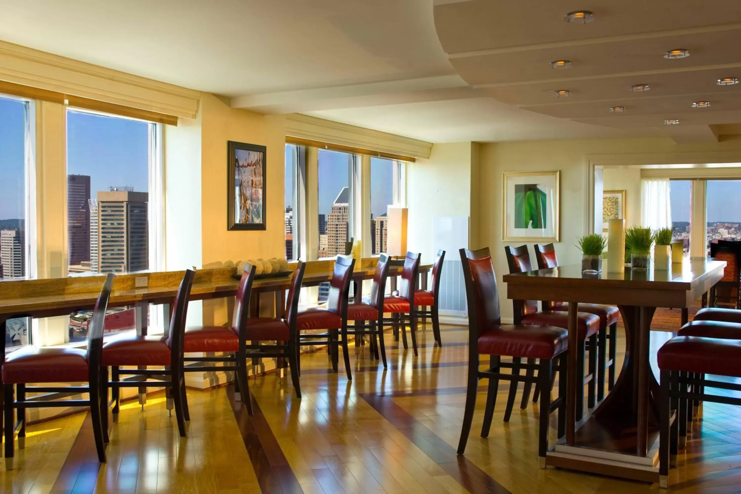 Lounge or bar, Restaurant/Places to Eat in Baltimore Marriott Waterfront
