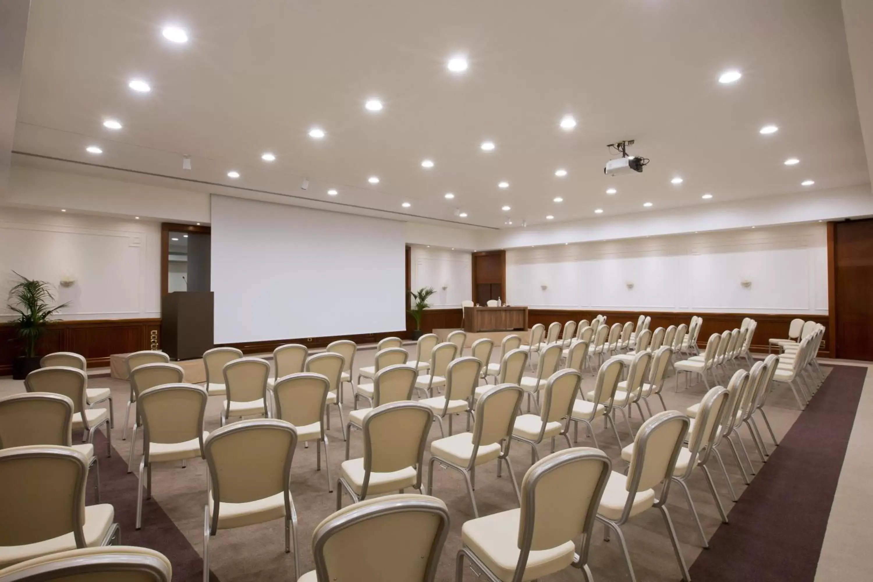Business facilities in Starhotels Majestic