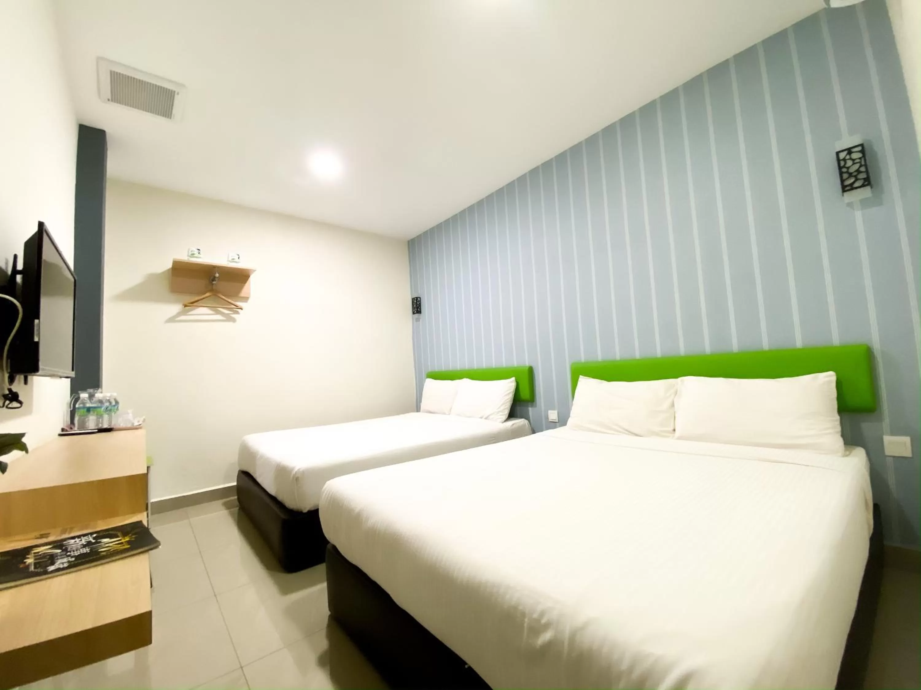 Bedroom, Bed in Carlsun Hotel