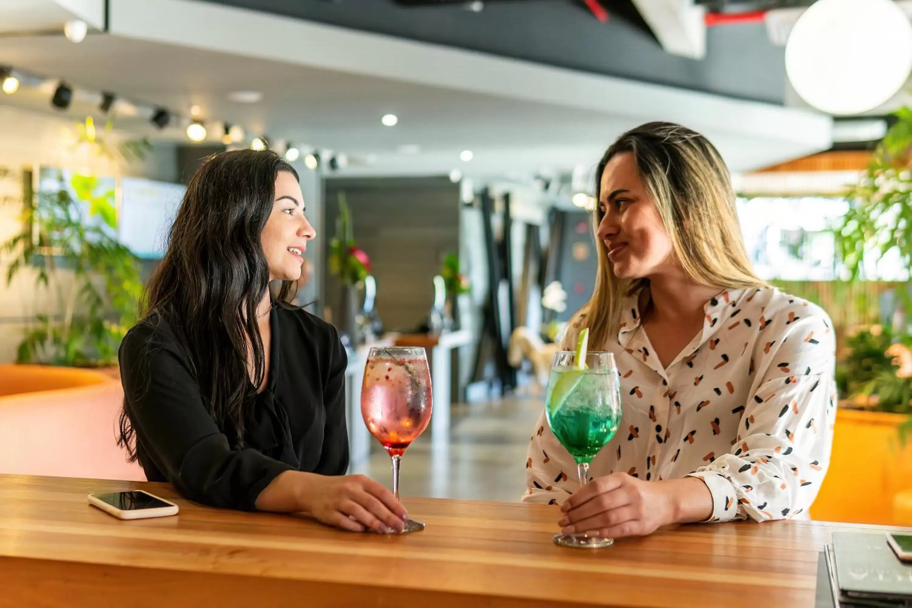 Lounge or bar in Novotel Criciuma