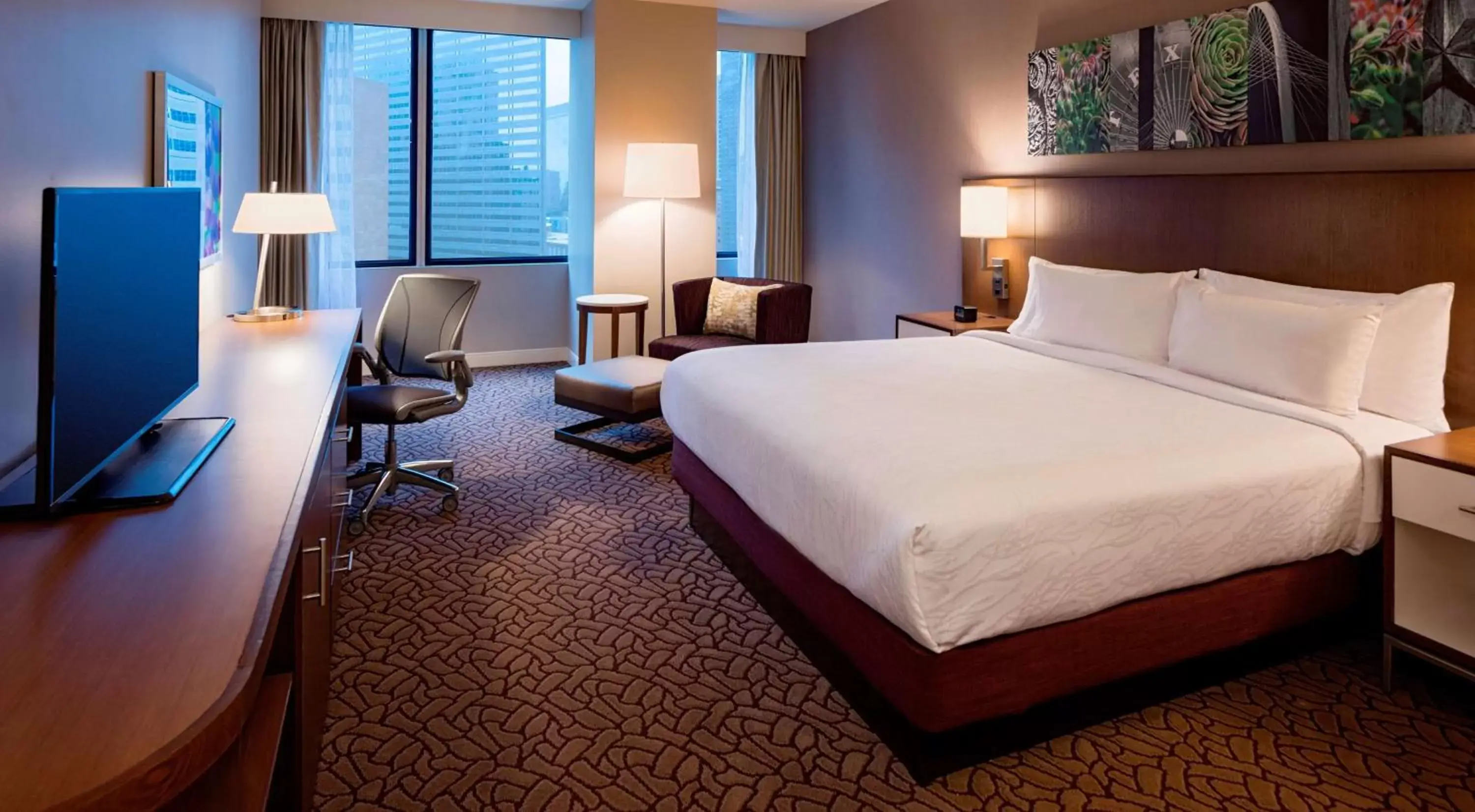 Bedroom in Hilton Garden Inn Downtown Dallas