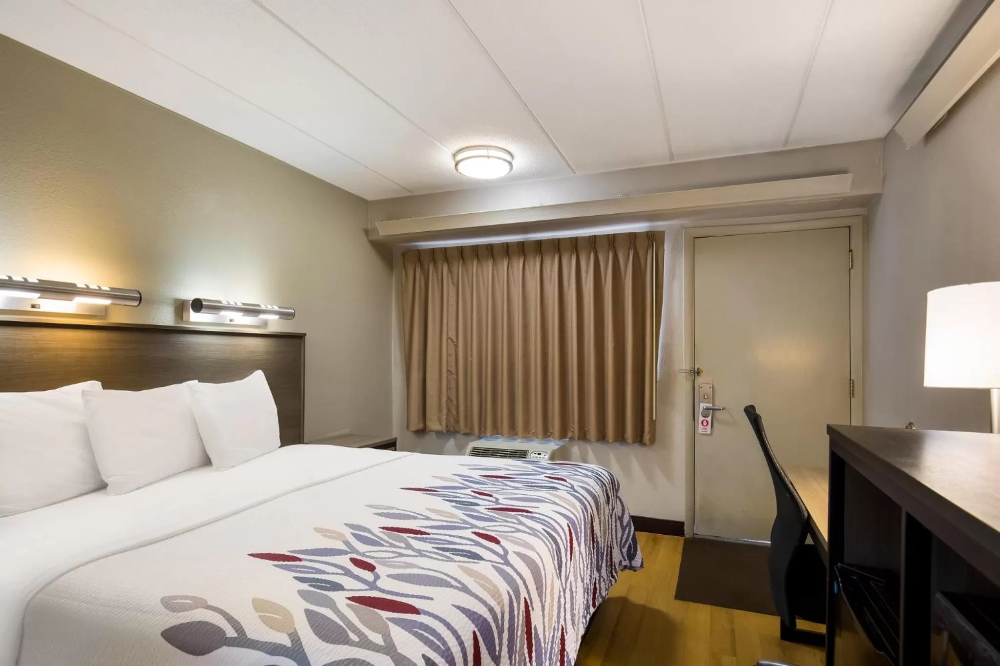 Bedroom, Bed in Red Roof Inn Wilkes-Barre Arena