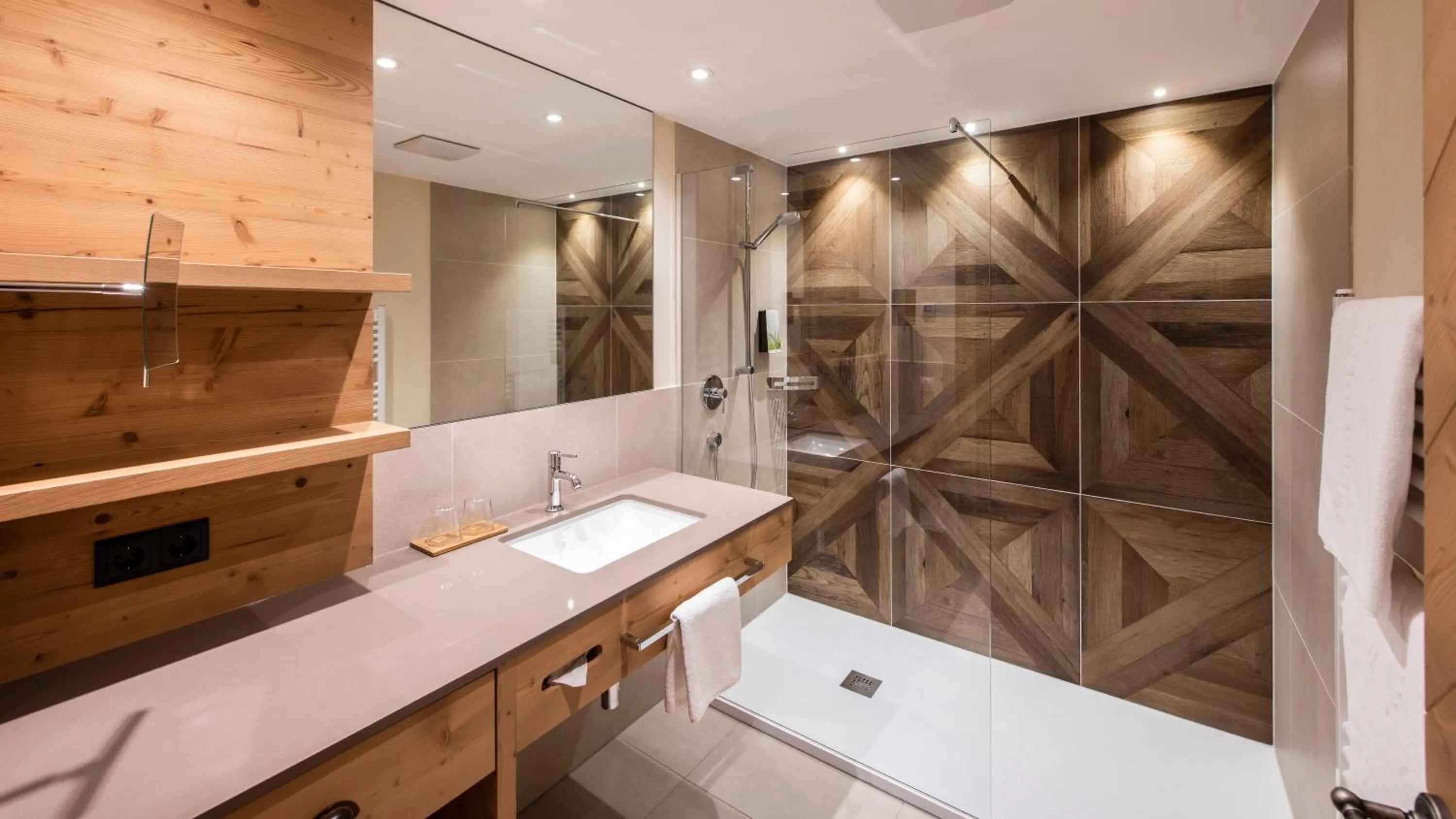 Shower in Alpenhotel Kramerwirt