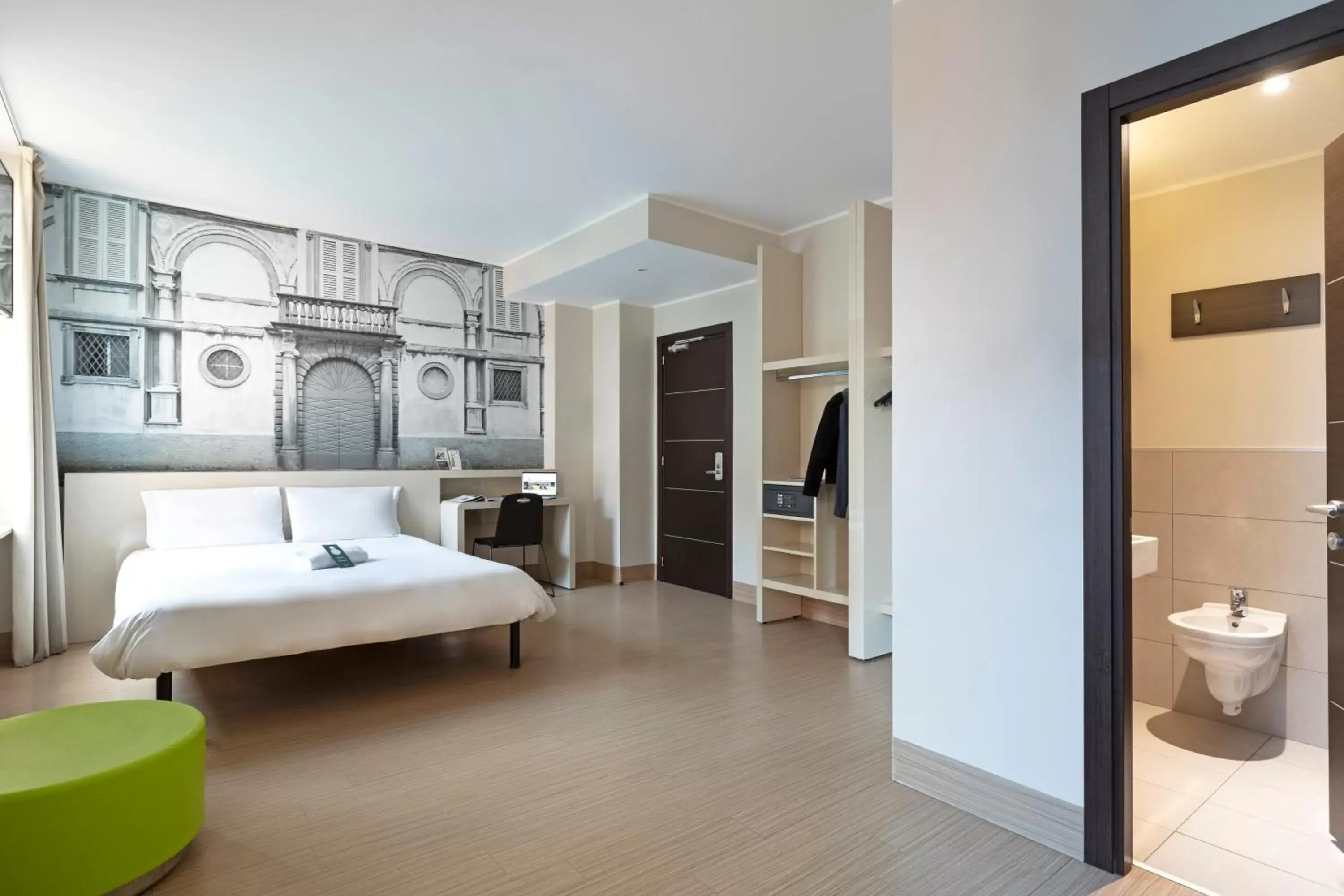 Bedroom, Bathroom in B&B Hotel Bergamo