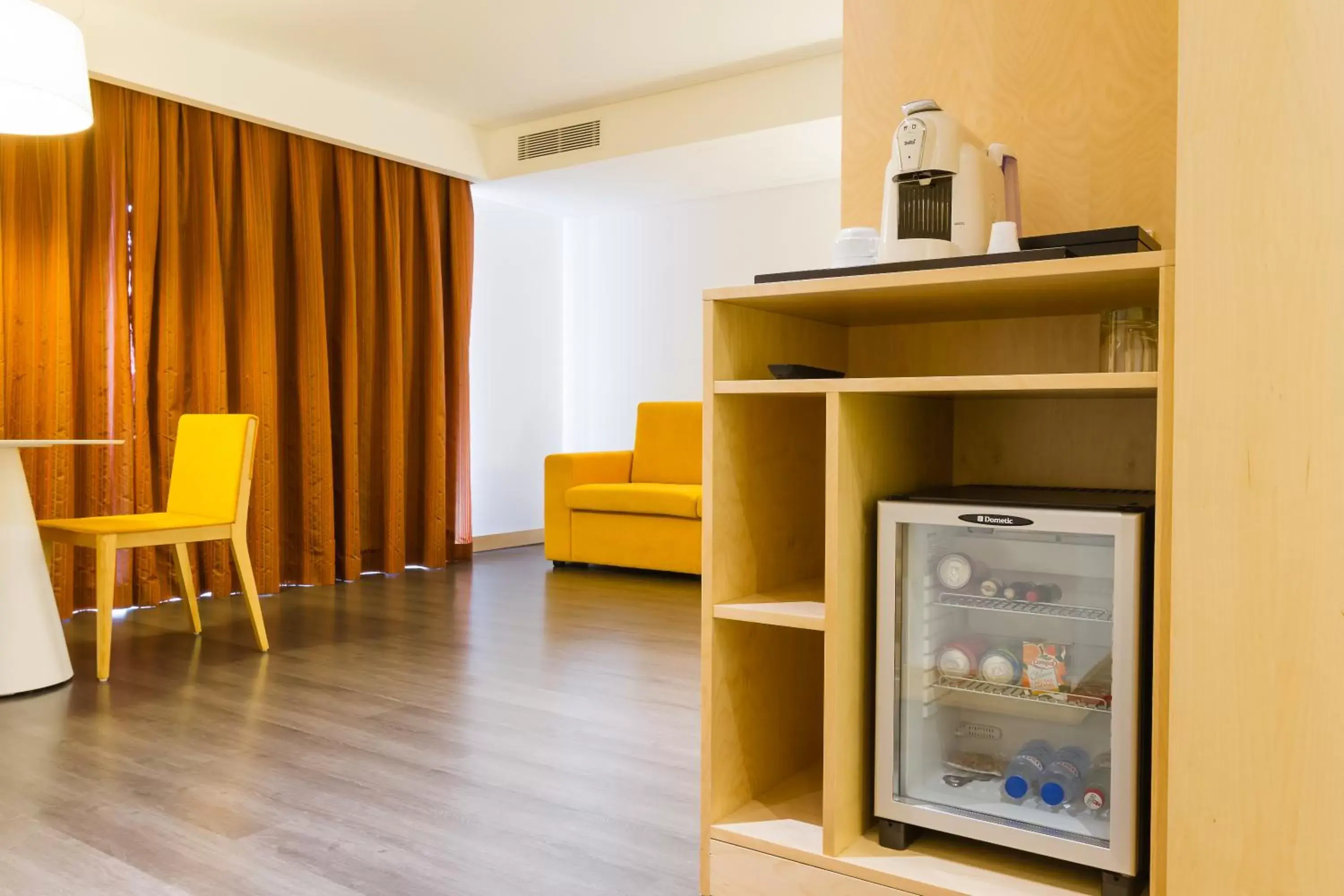 Bedroom, Coffee/Tea Facilities in Hotel Mercure Braga Centro