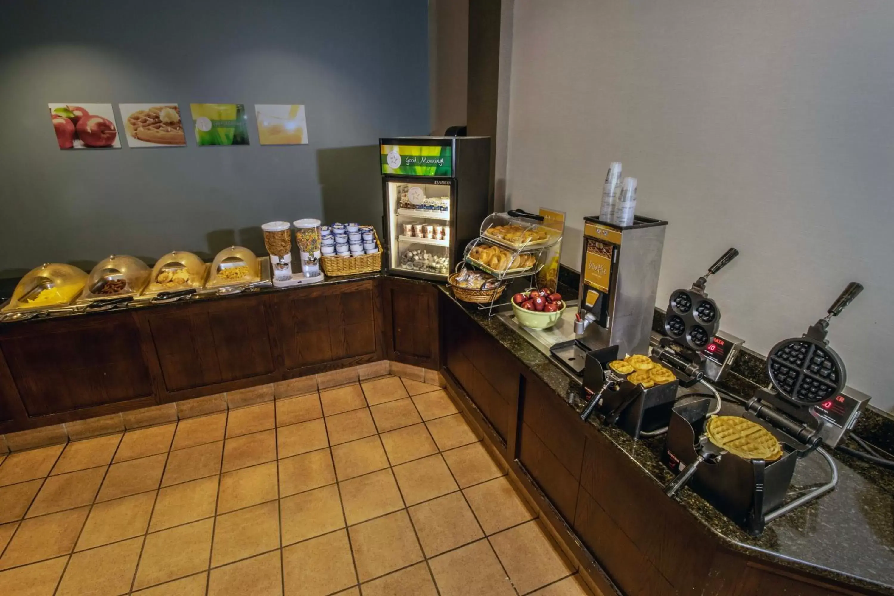 Food in Quality Suites Lake Wright - Norfolk Airport Food in Quality Suites Lake Wright - Norfolk Airport