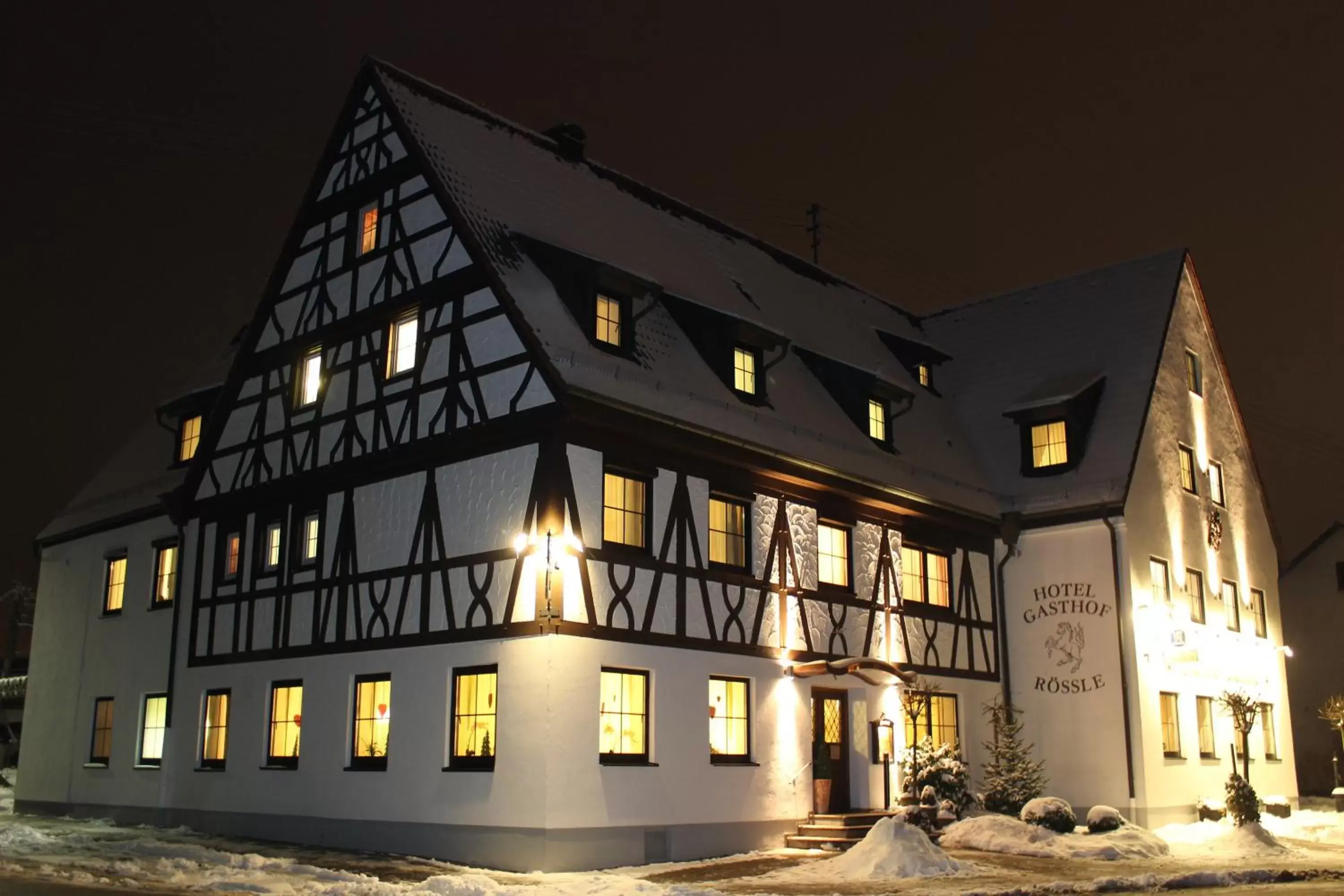 Facade/entrance, Property Building in Hotel Gasthof Rössle