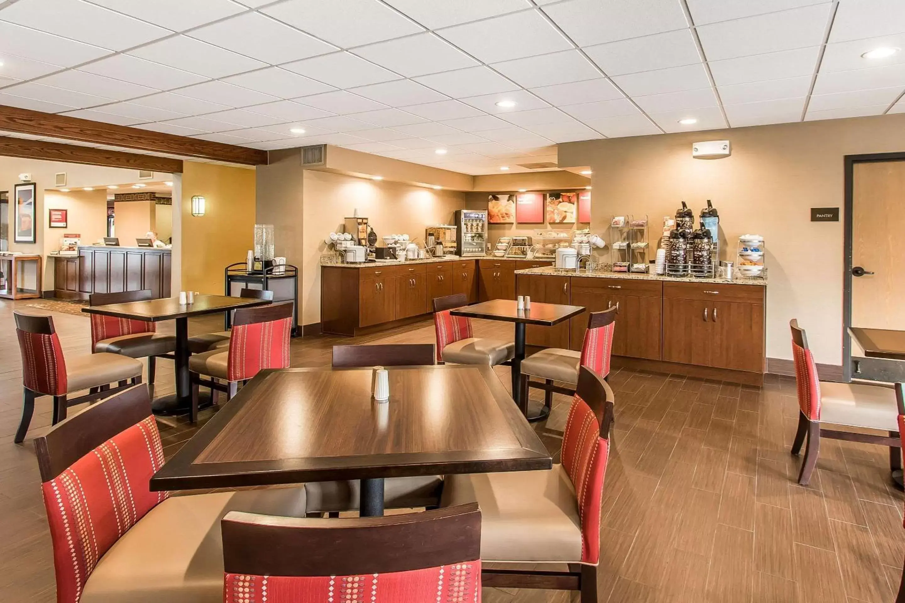 Restaurant/places to eat in Comfort Suites Effingham Central Restaurant/places to eat in Comfort Suites Effingham Central