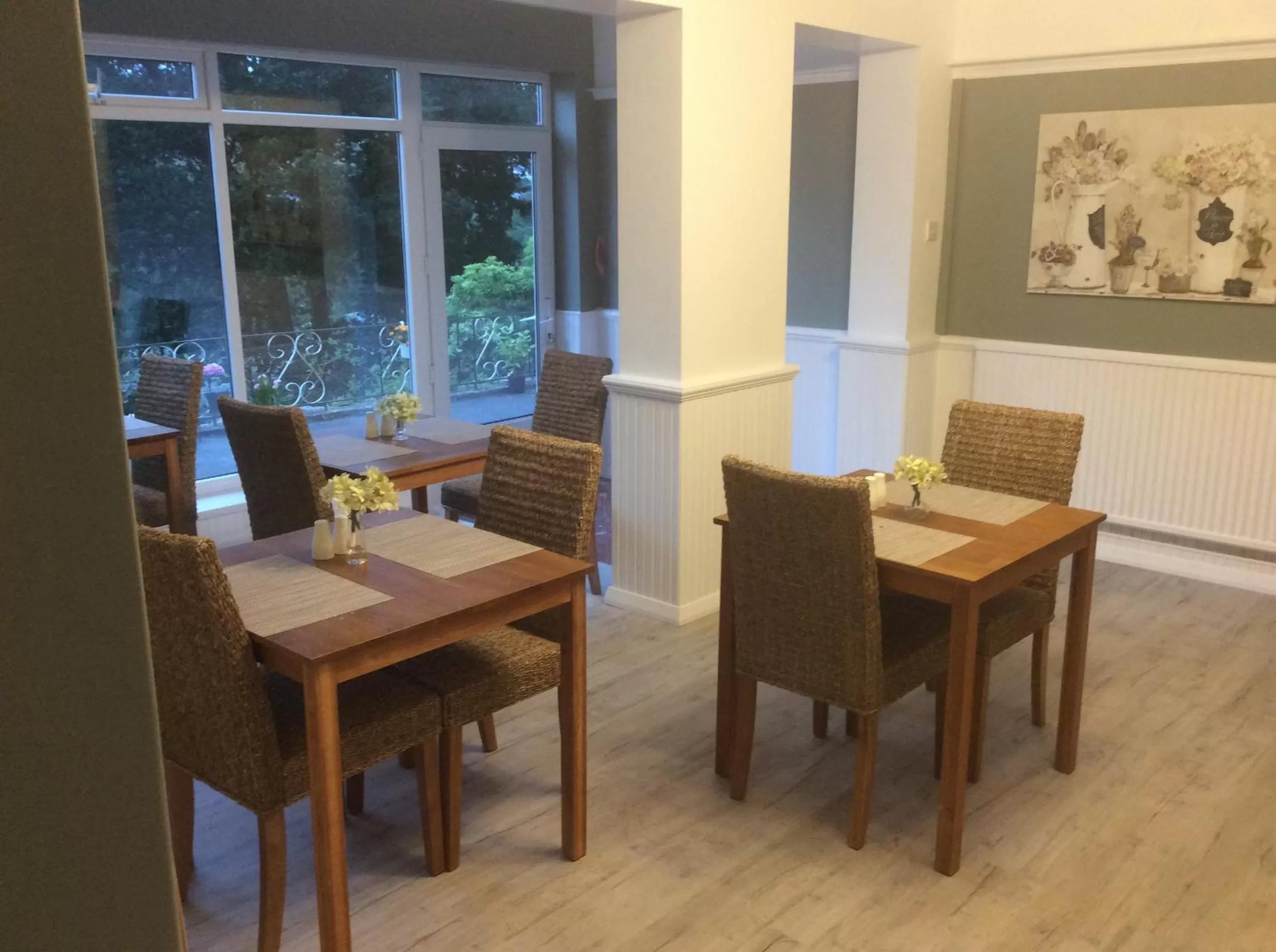Dining area in Borthwenbnb
