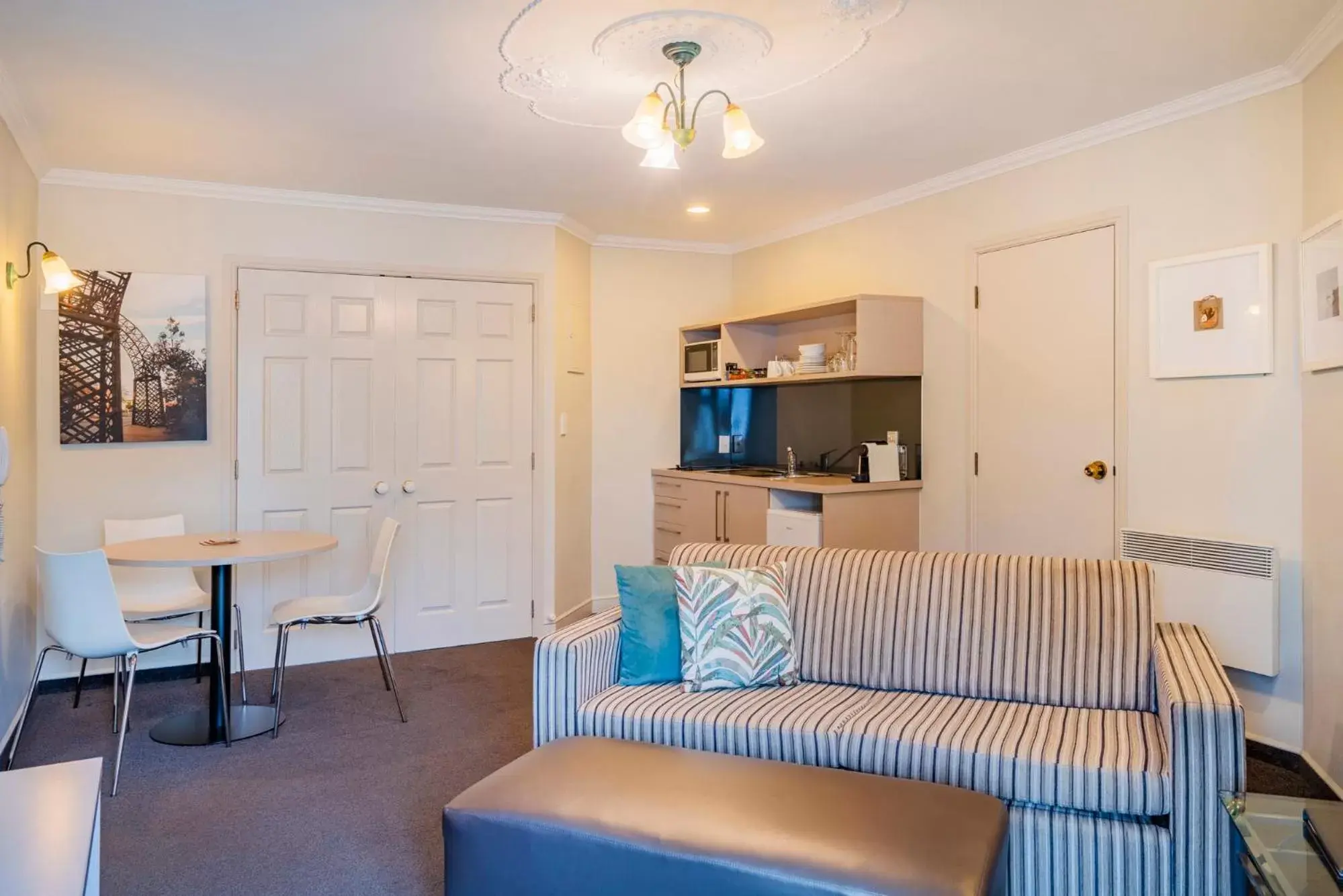 Dining area, Seating Area in Silver Fern Rotorua Suites & Spa