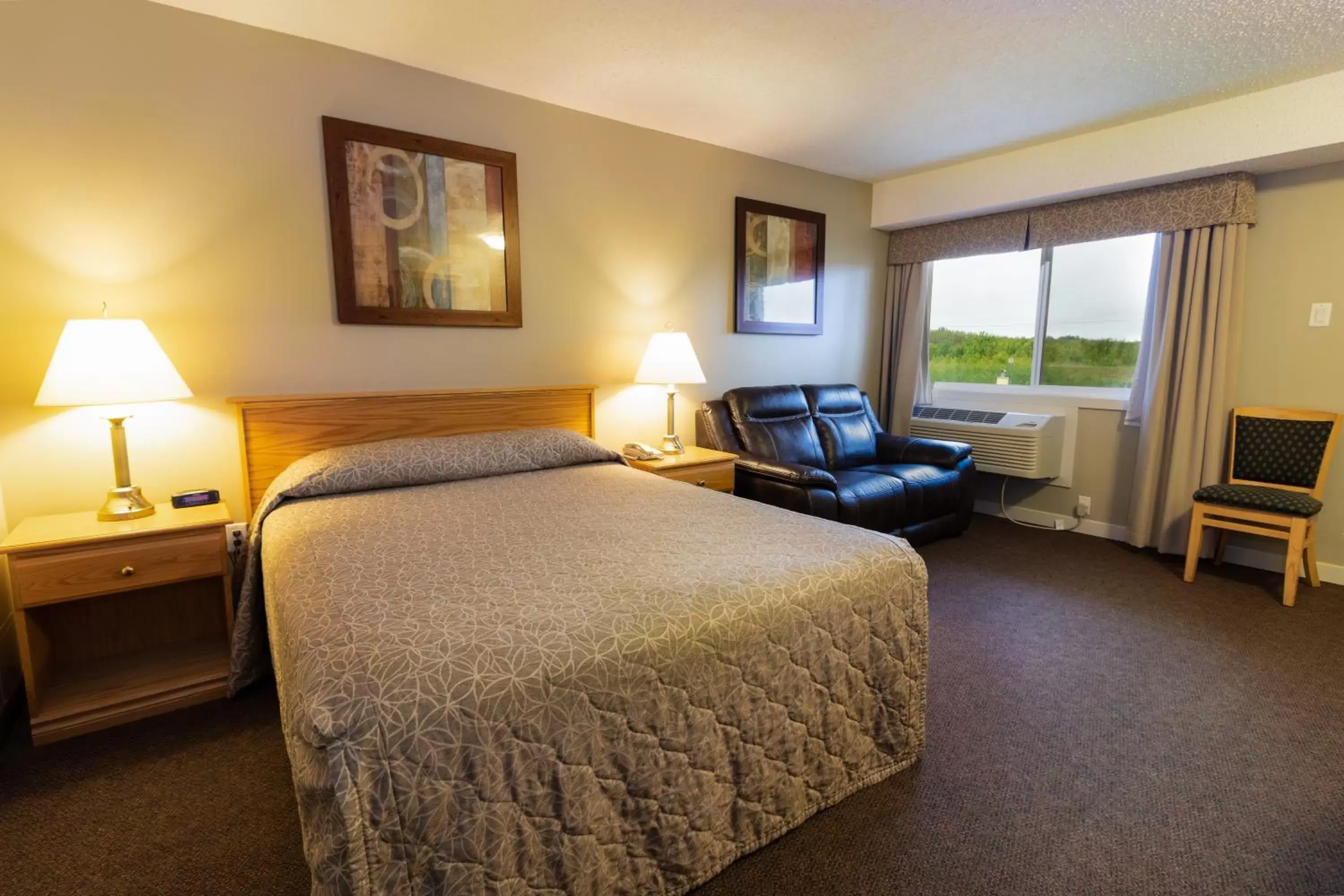 Bed in BCMInns - Lloydminster