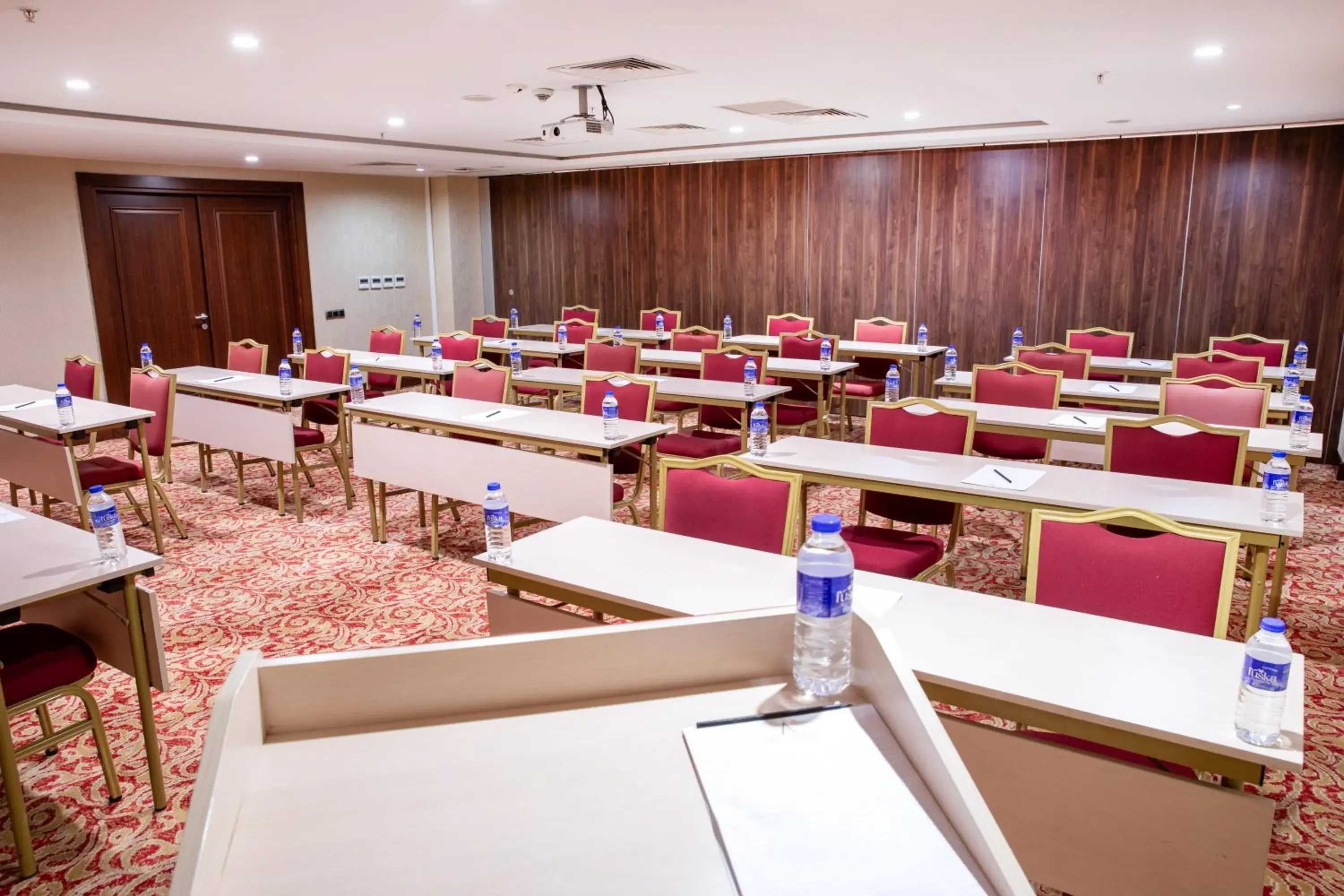Meeting/conference room in Grand Aras Hotel & Suites