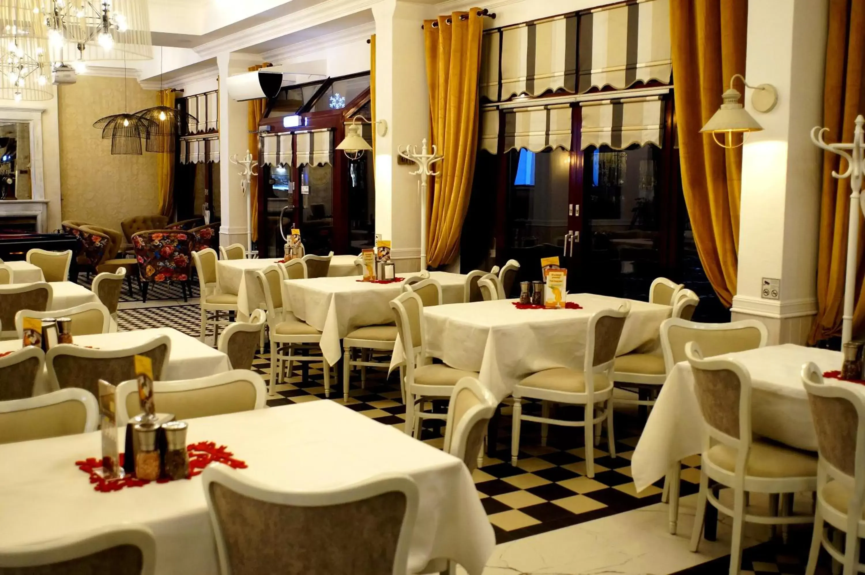 Restaurant/Places to Eat in Hotel Ottaviano