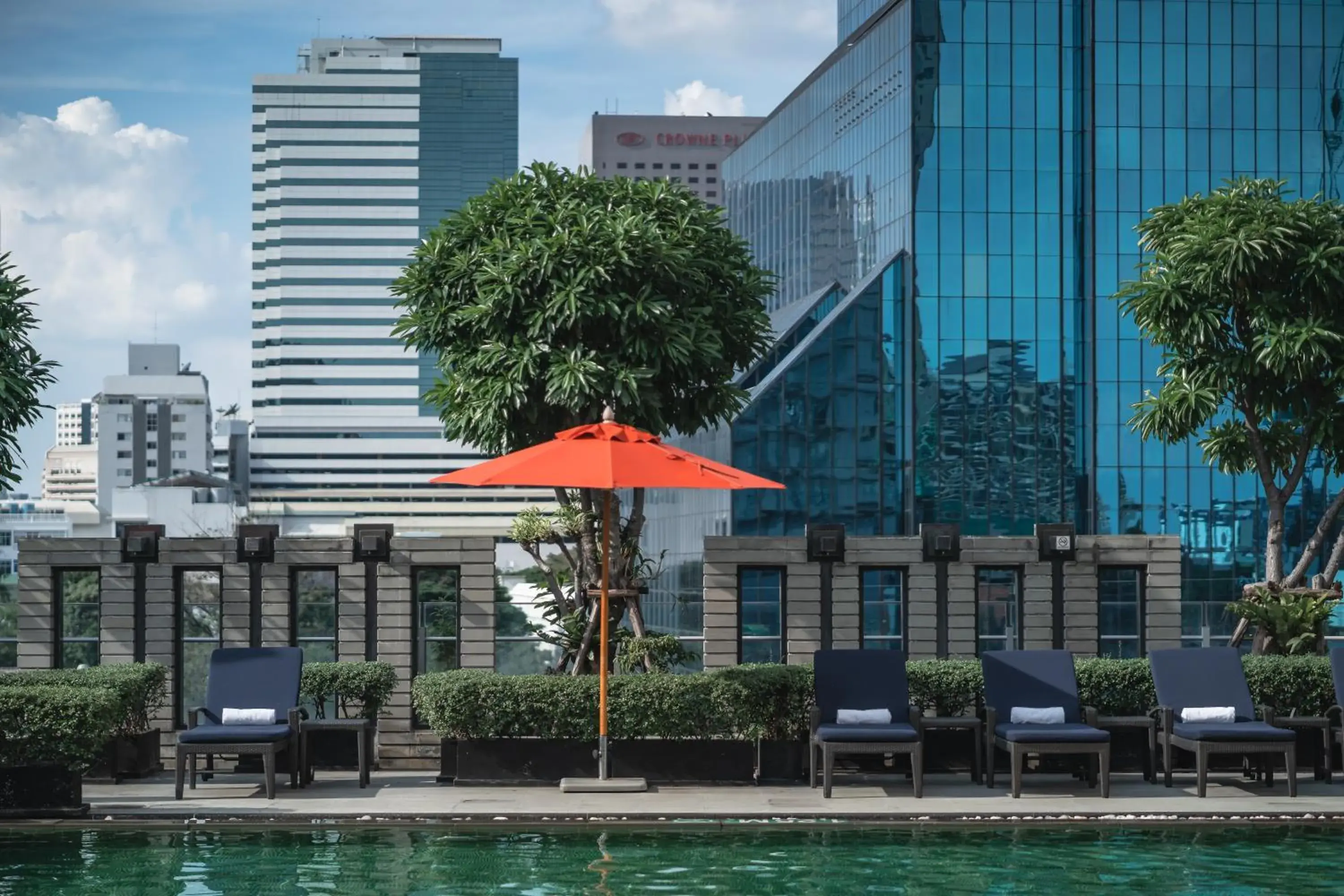 Swimming pool, Property Building in Sathorn Vista, Bangkok - Marriott Executive Apartments