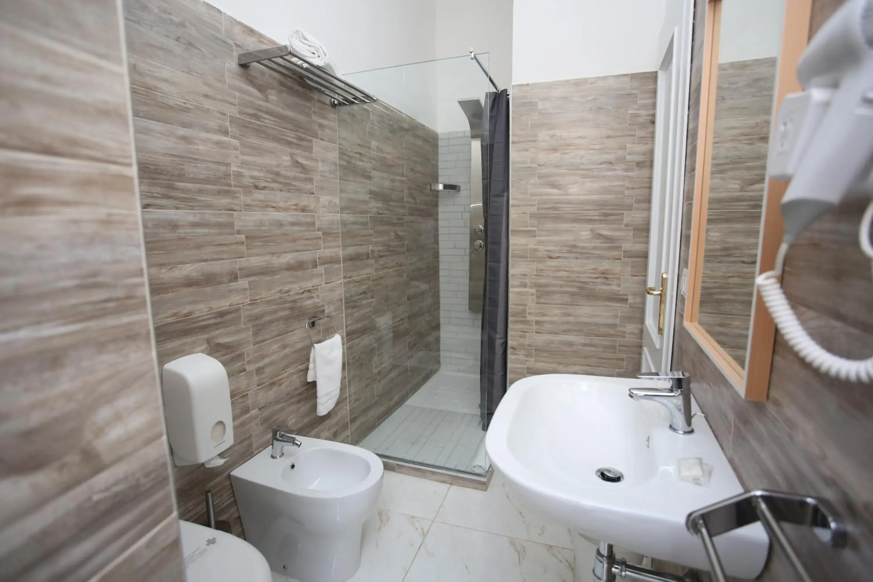 Toilet, Bathroom in Hotel Vergilius Billia