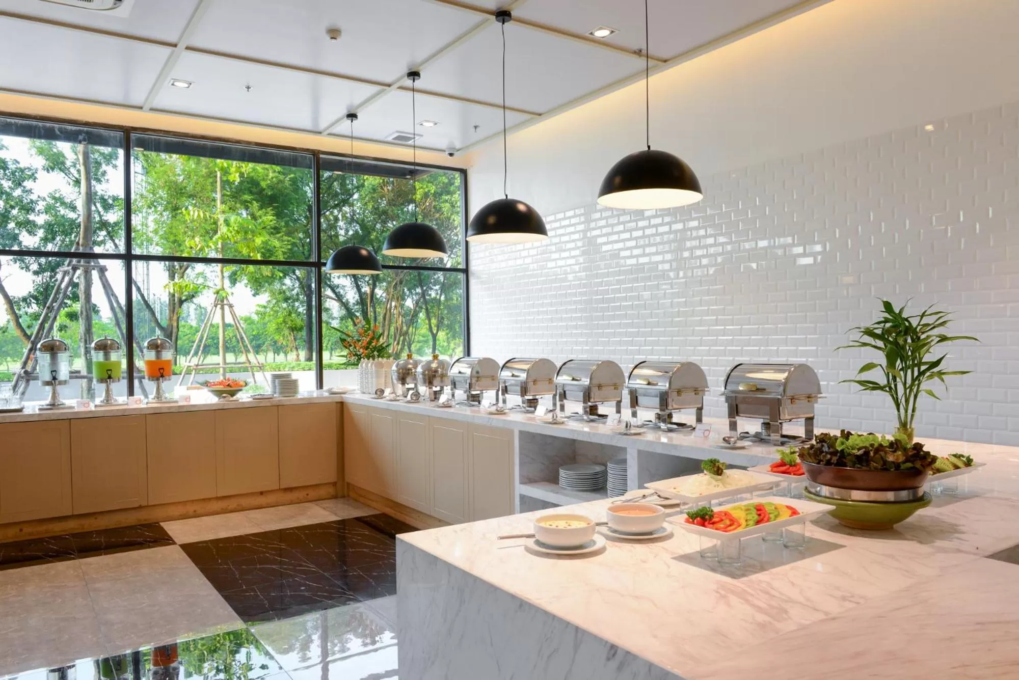 Food and drinks in Tinidee Hotel Bangkok Golf Club