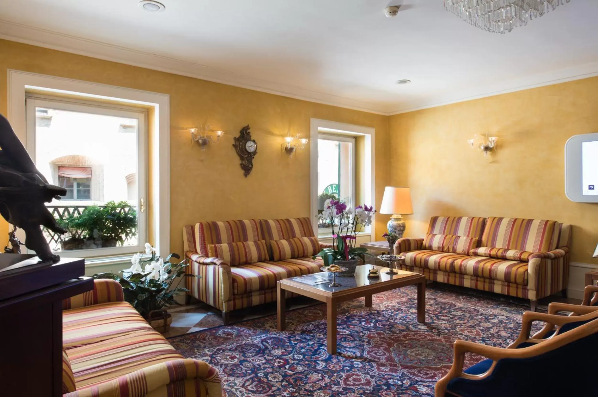 Living room, Seating Area in Art Hotel Orologio