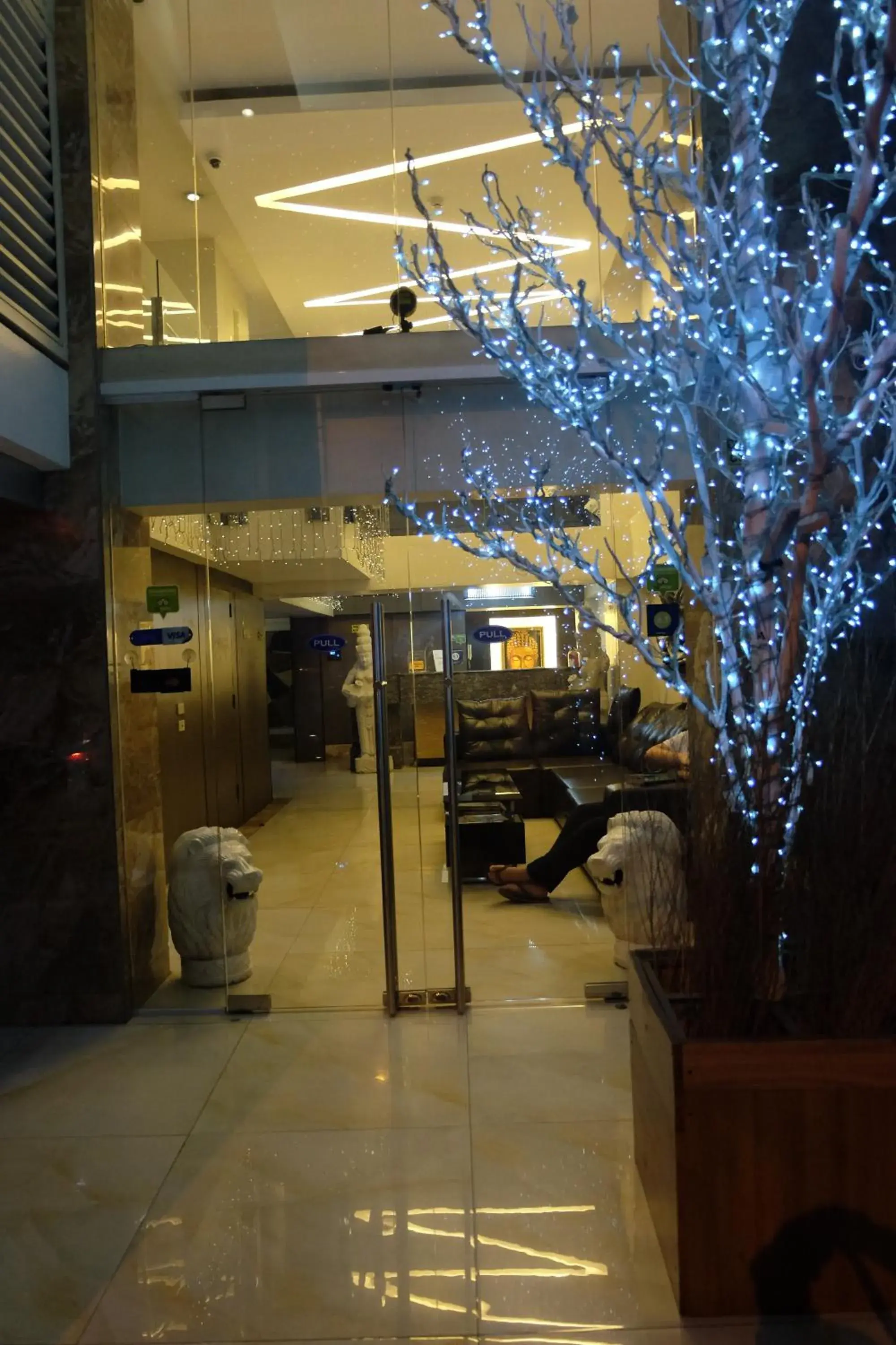 Facade/entrance in Oriental Zen Suites