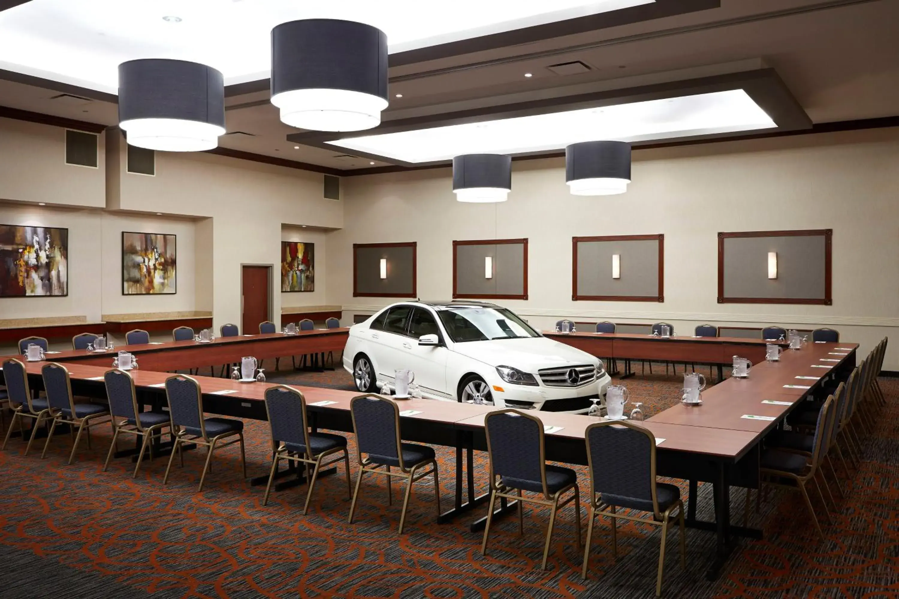 Meeting/conference room in Courtyard by Marriott Montreal Airport