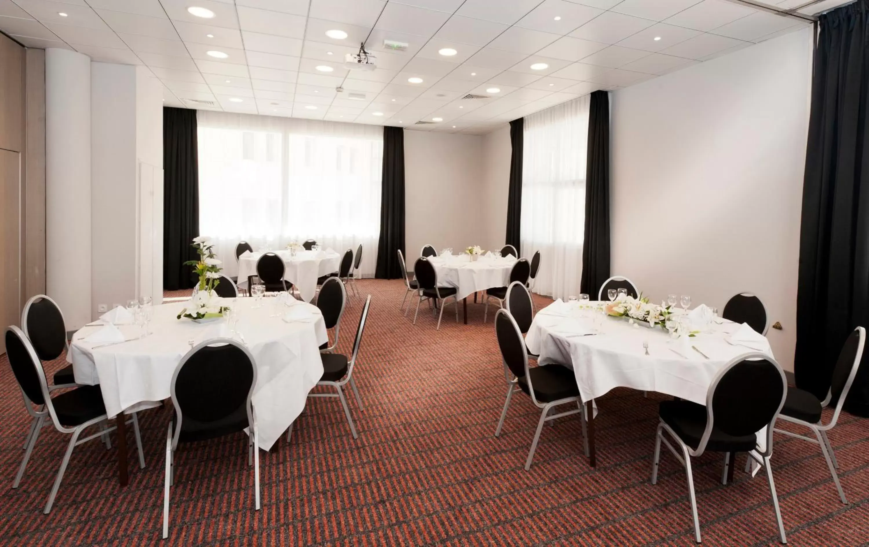 Banquet/Function facilities, Restaurant/Places to Eat in Holiday Inn Toulon City Centre, an IHG Hotel