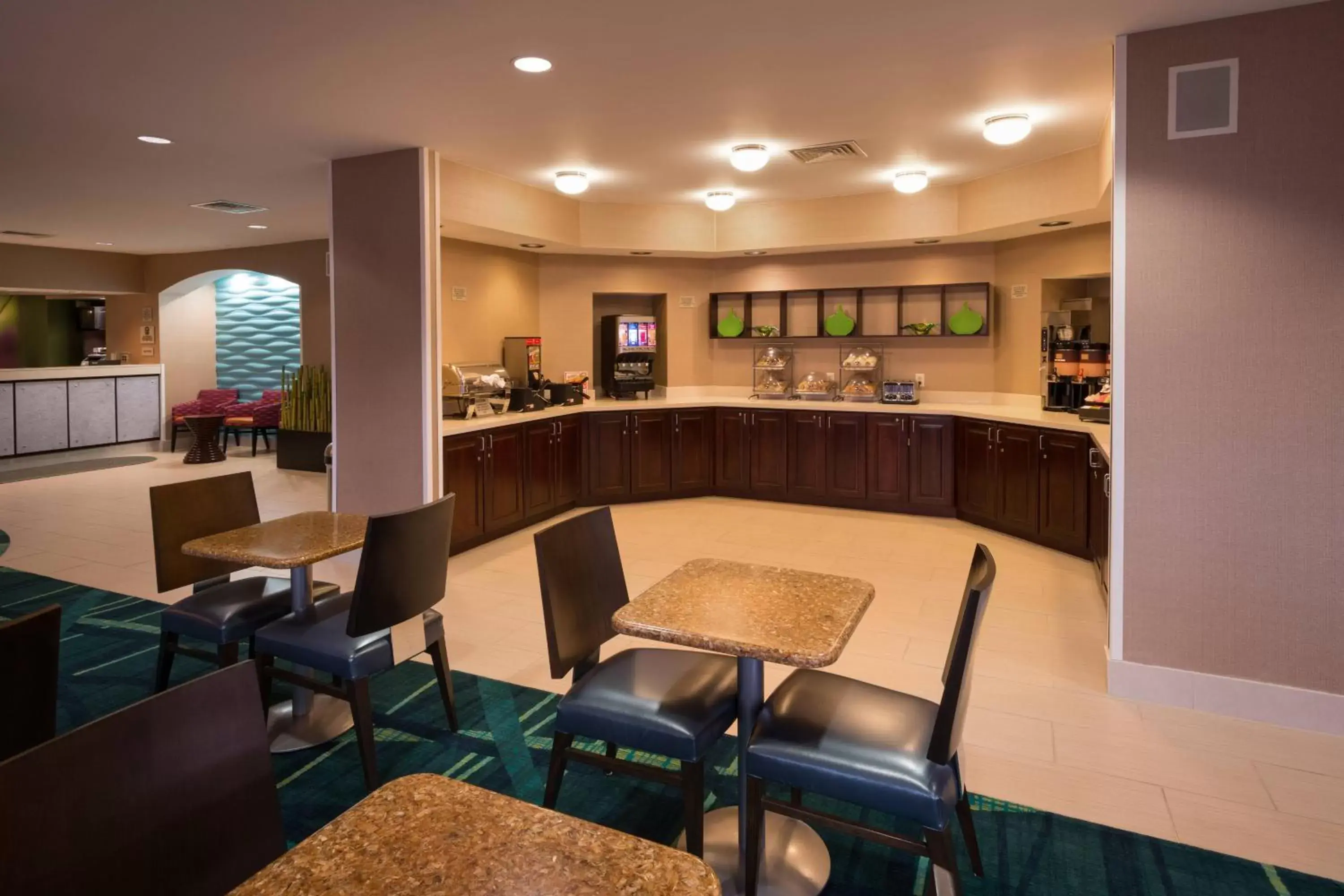 Breakfast, Restaurant/Places to Eat in SpringHill Suites Chicago Bolingbrook