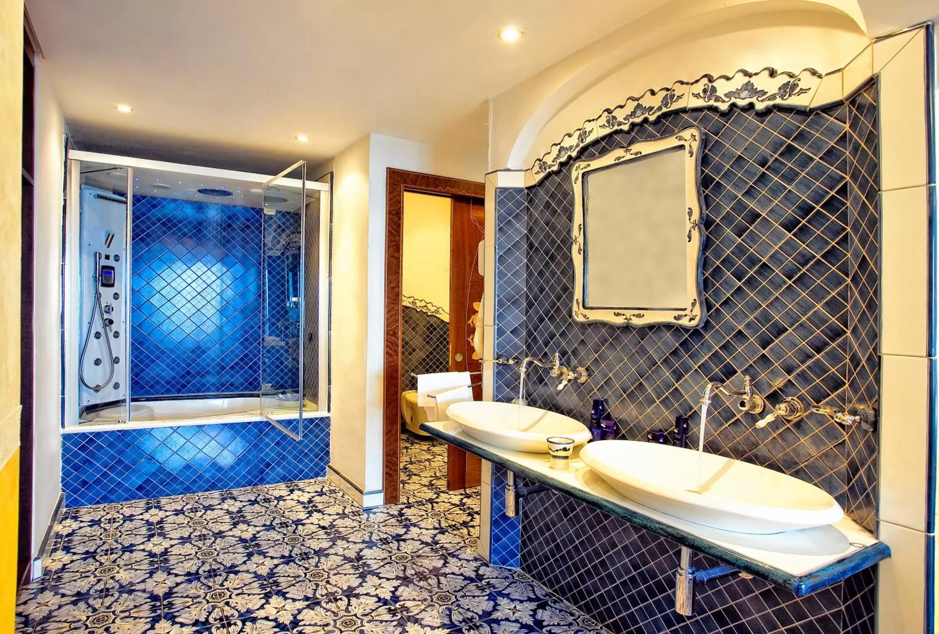 Bathroom in Strand Hotel Delfini