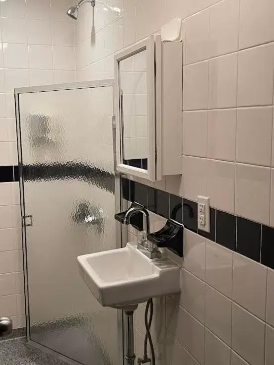 Bathroom in Chelsea Rooms NYC