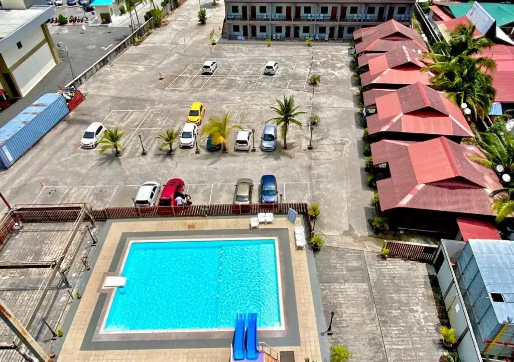 Parking, Pool View in Langgura Baron Resort