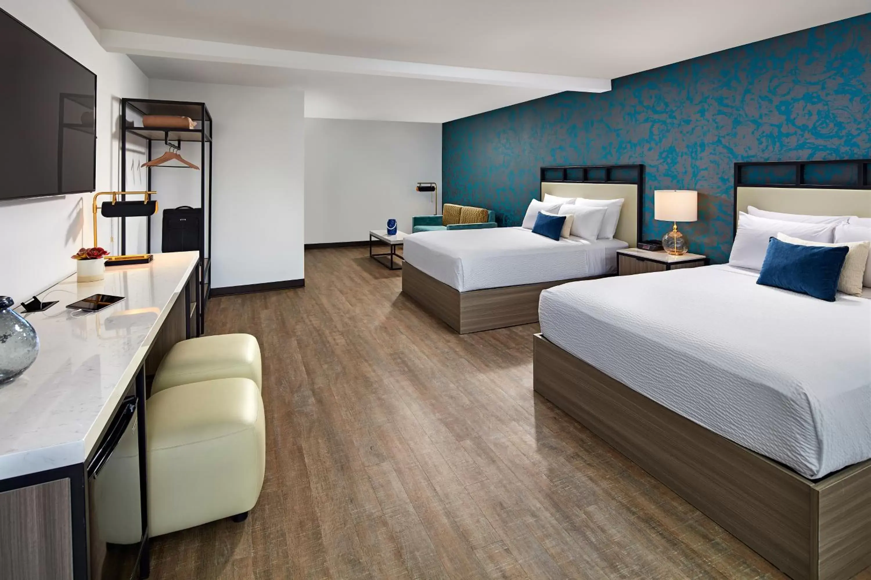 Bedroom, Bed in The Shoal Hotel La Jolla Beach Bedroom, Bed in The Shoal Hotel La Jolla Beach