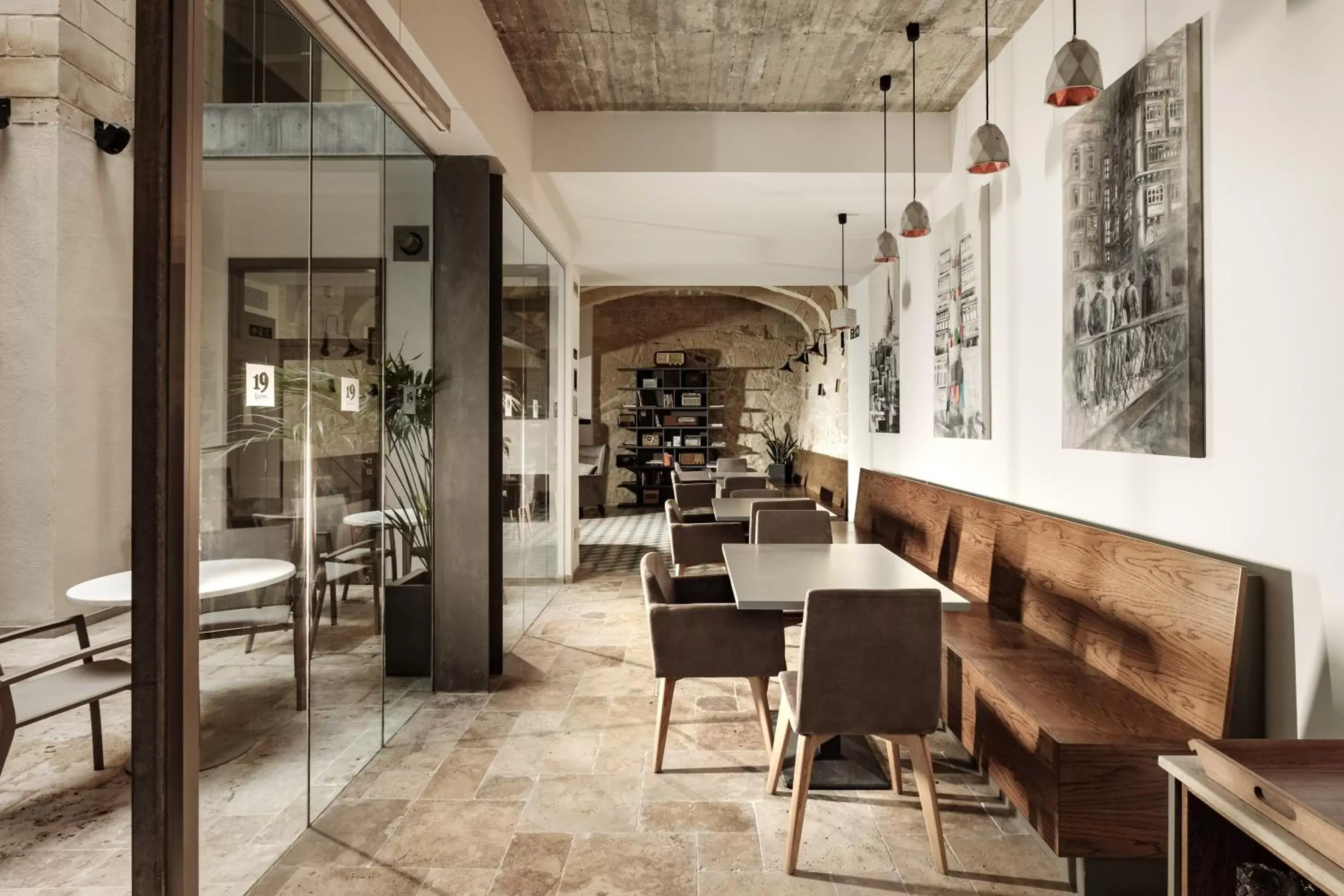 Restaurant/places to eat in 19 ROOMS Restaurant/places to eat in 19 ROOMS