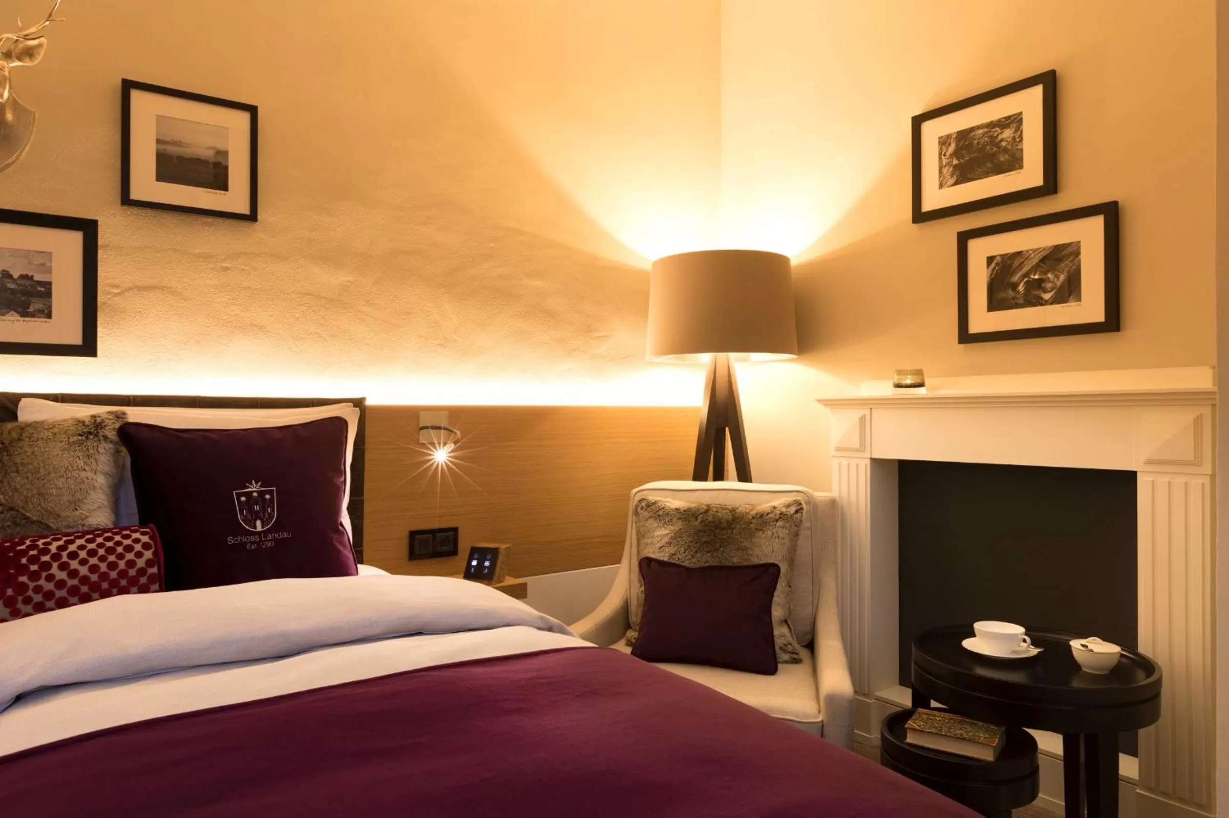 Photo of the whole room, Bed in Hotel Brunnenhaus Schloss Landau